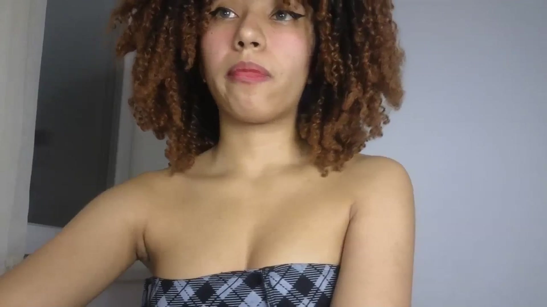 Gallery image thumbnail from Cofewithmilk's myfreecams stream on, 08/04/2023, 22:04 image 2 of 20
