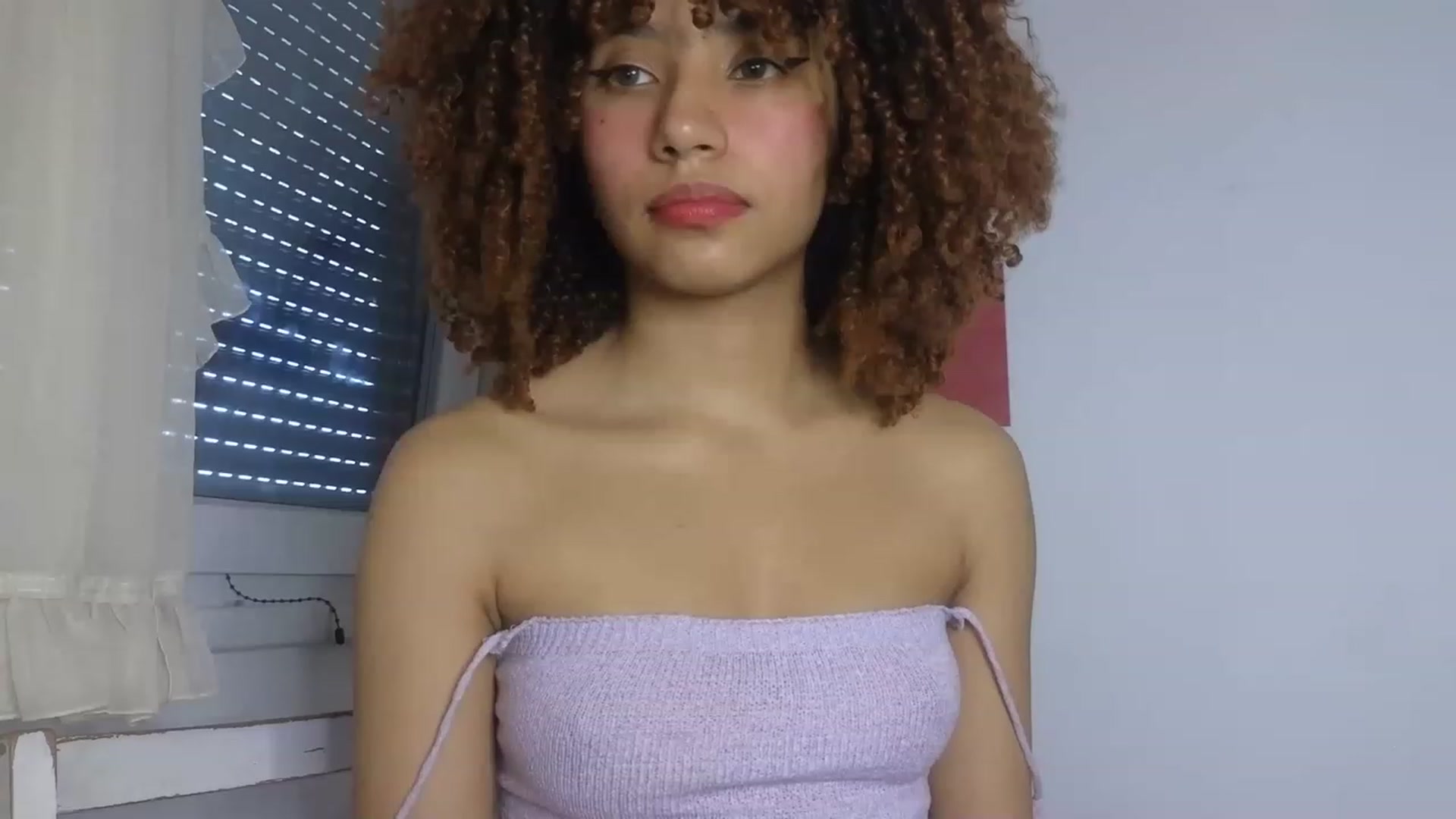 Gallery image thumbnail from Cofewithmilk's myfreecams stream on, 08/05/2023, 14:27 image 13 of 20