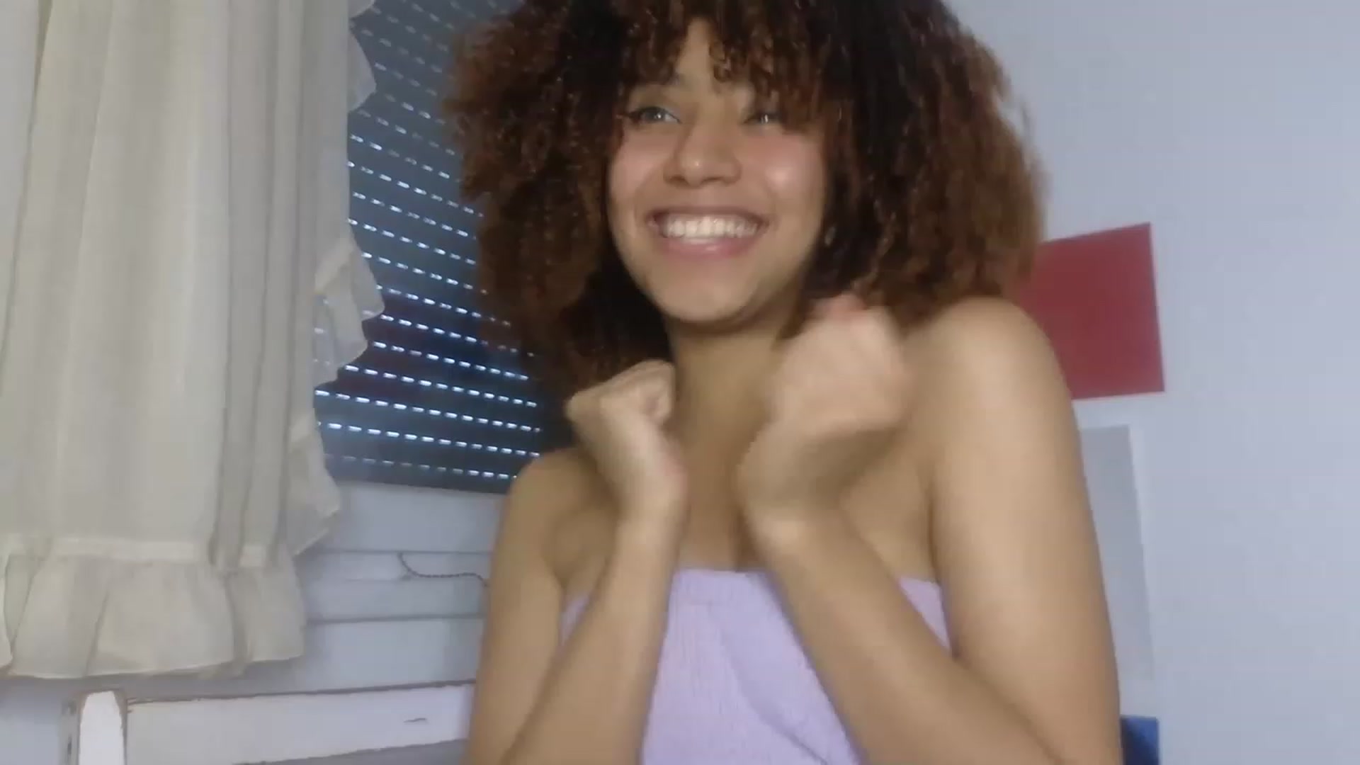 Gallery image thumbnail from Cofewithmilk's myfreecams stream on, 08/05/2023, 17:06 image 14 of 20