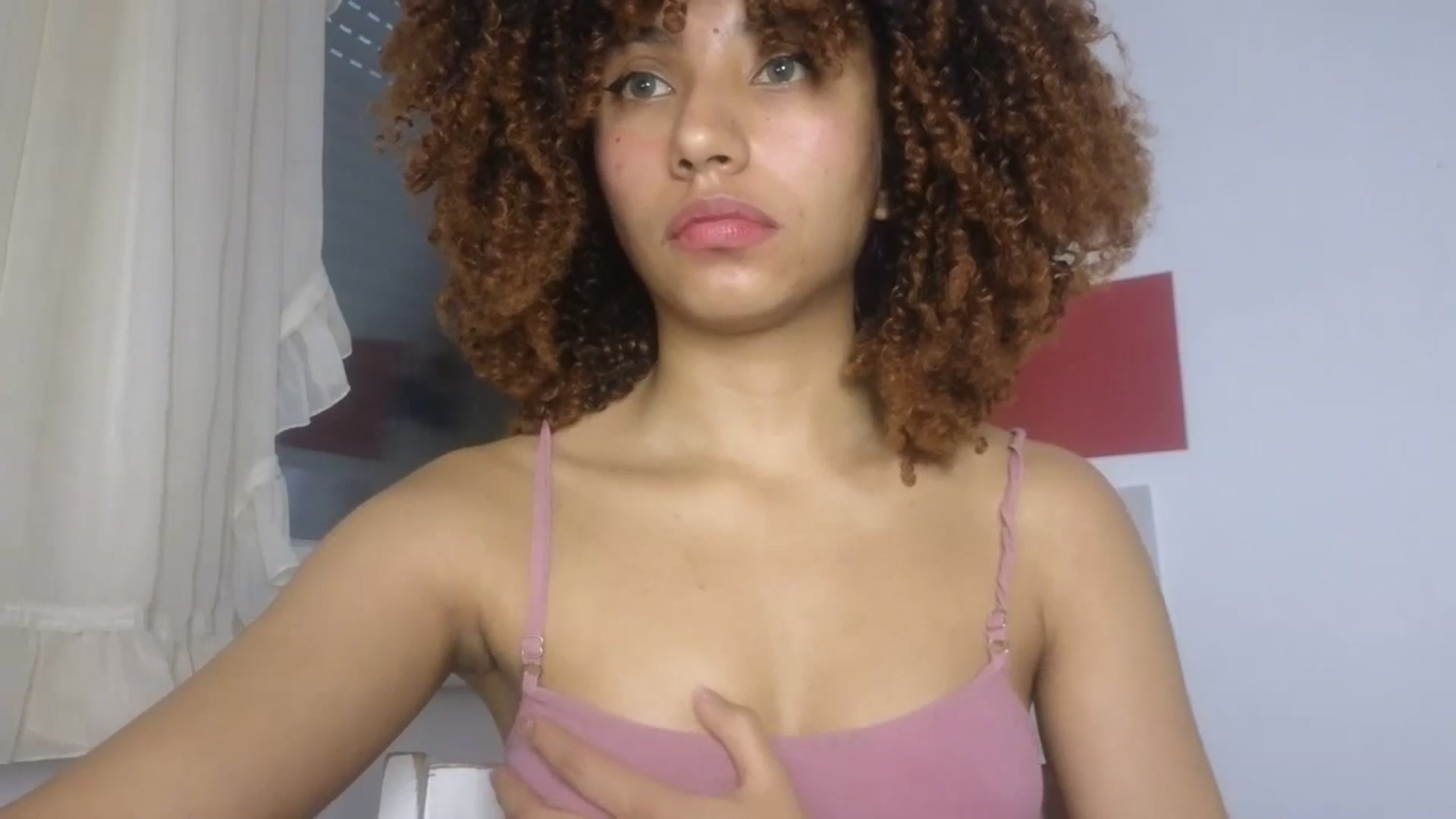 Gallery image thumbnail from Cofewithmilk's myfreecams stream on, 08/06/2023, 16:33 image 17 of 20