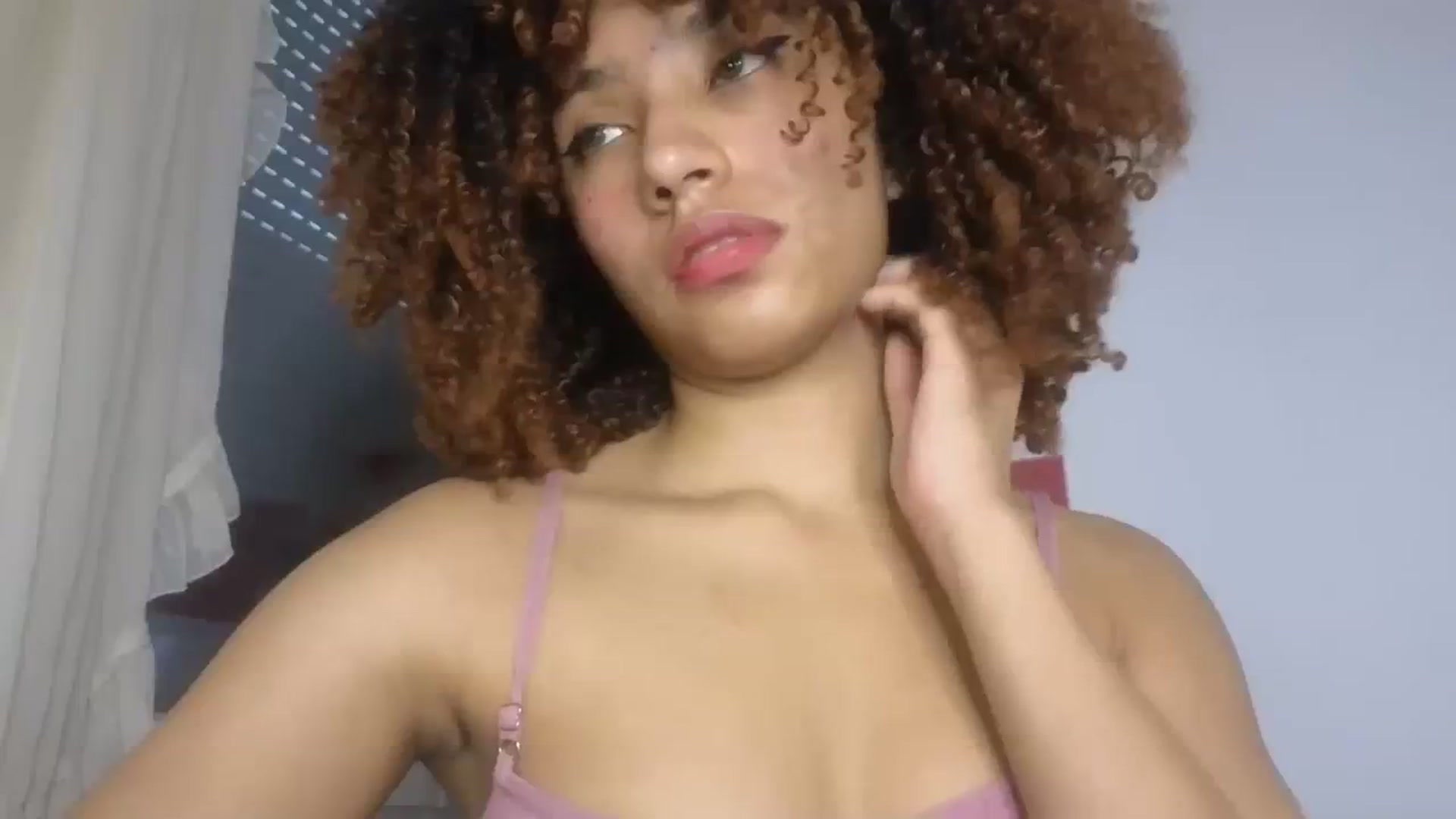 Gallery image thumbnail from Cofewithmilk's myfreecams stream on, 08/06/2023, 16:33 image 3 of 20