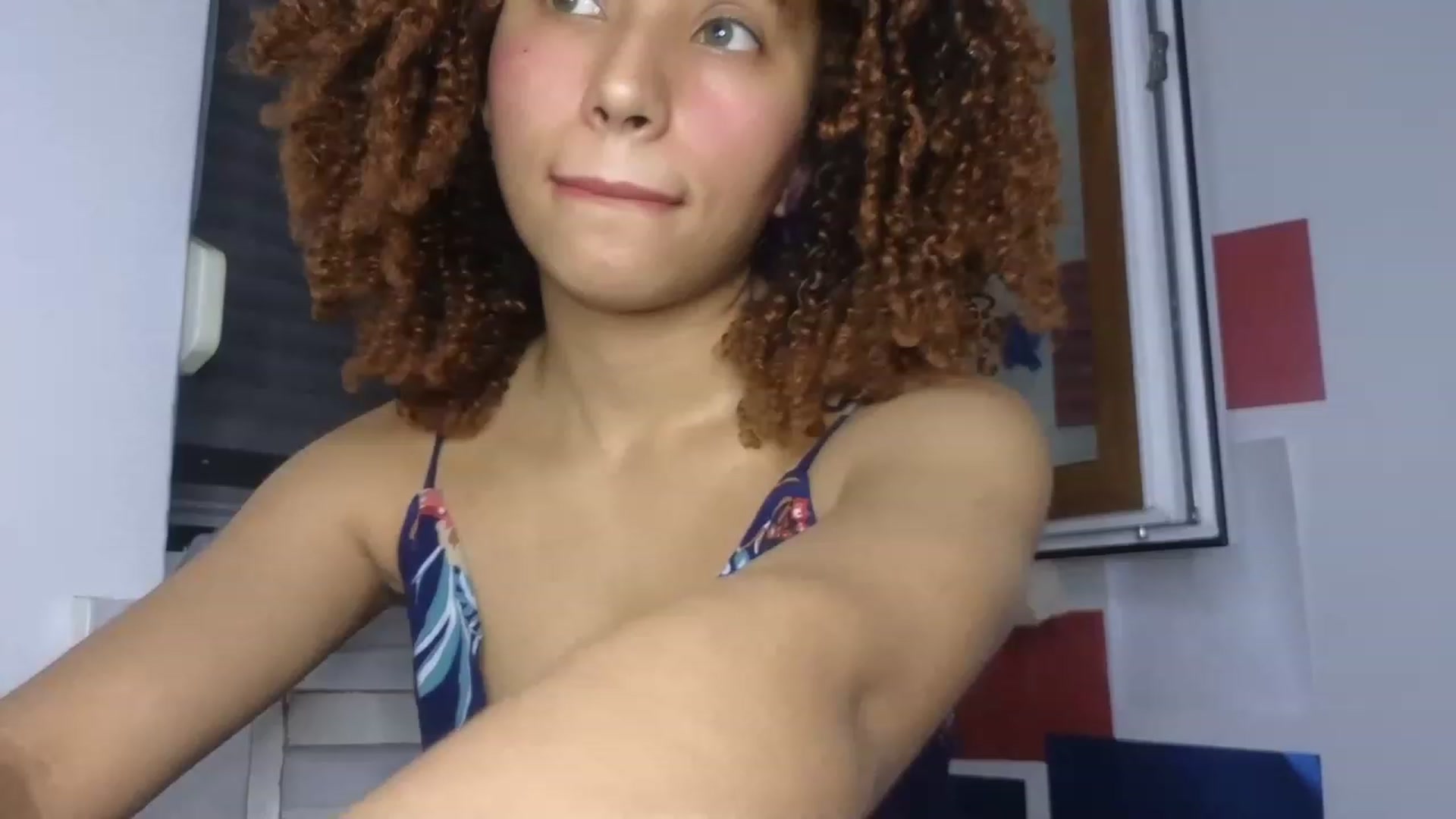 Gallery image thumbnail from Cofewithmilk's myfreecams stream on, 08/15/2023, 20:17 image 11 of 20