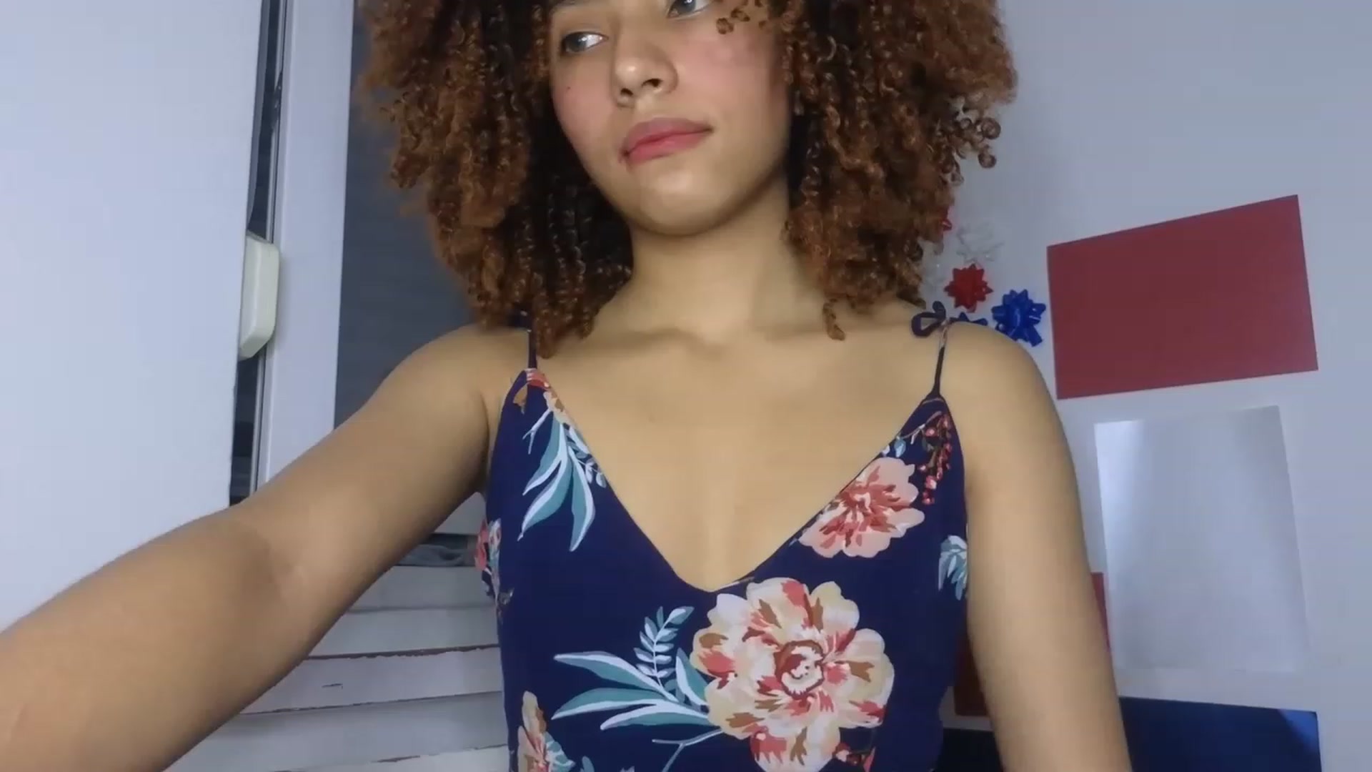 Gallery image thumbnail from Cofewithmilk's myfreecams stream on, 08/15/2023, 20:17 image 17 of 20