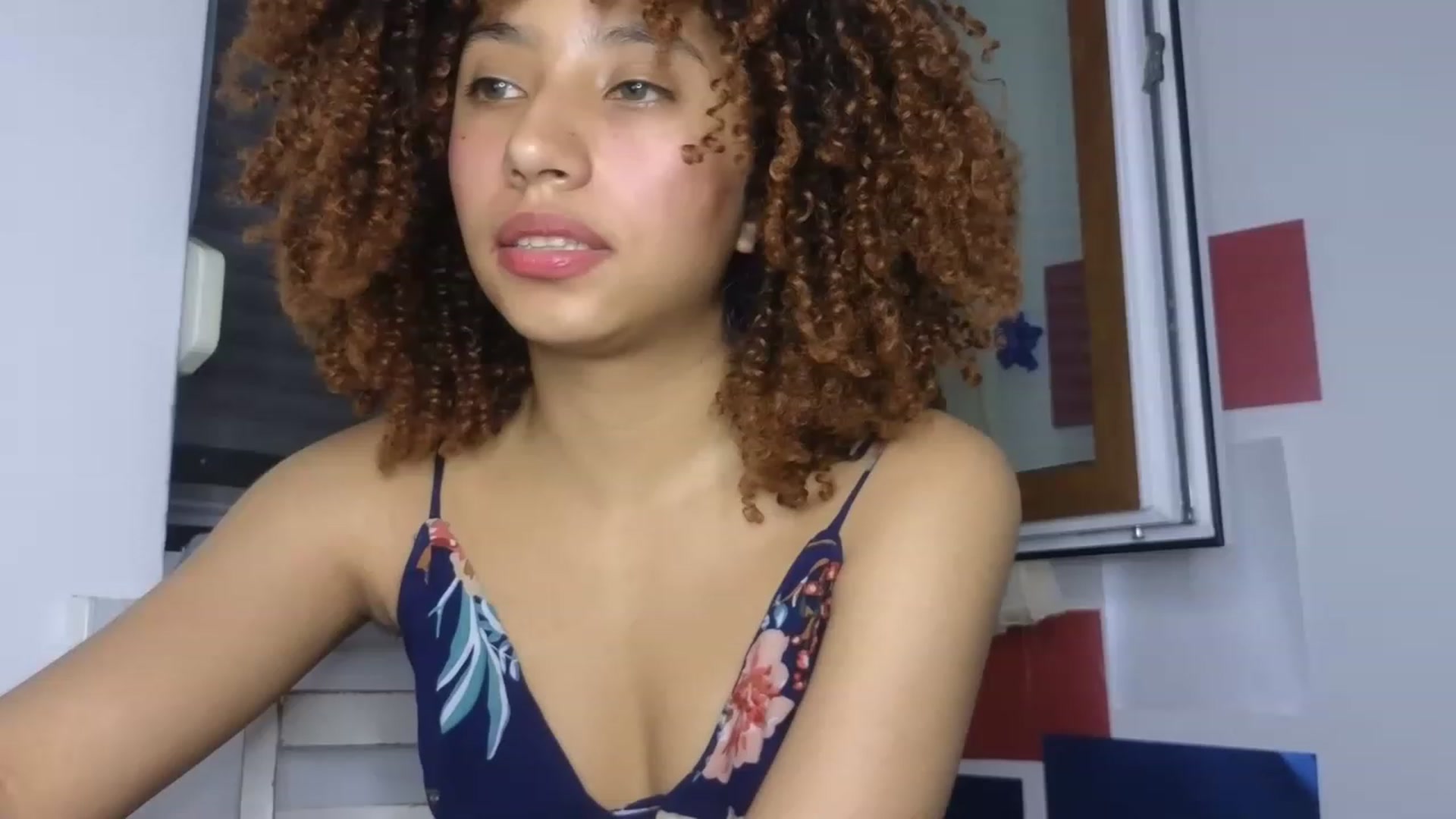Gallery image thumbnail from Cofewithmilk's myfreecams stream on, 08/15/2023, 20:17 image 12 of 20