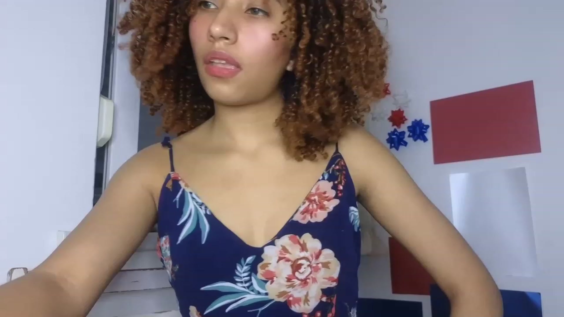 Gallery image thumbnail from Cofewithmilk's myfreecams stream on, 08/15/2023, 20:17 image 18 of 20