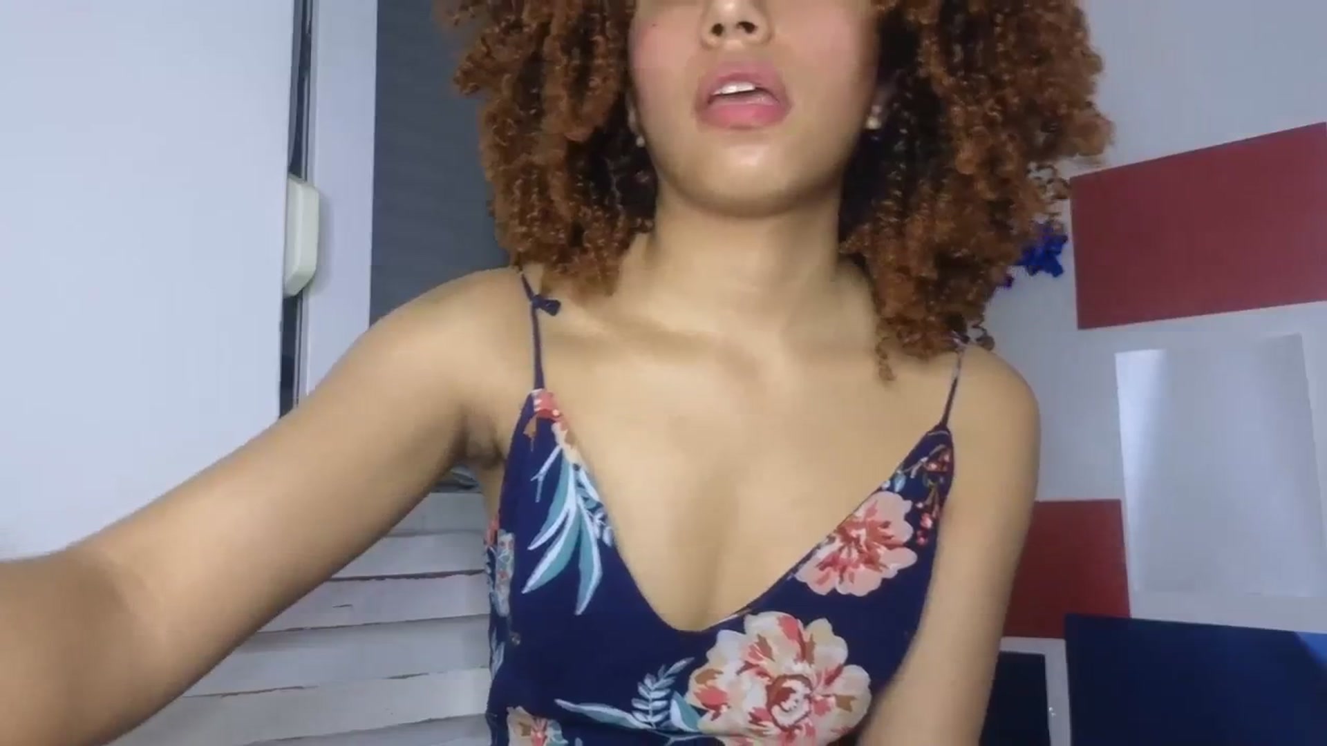 Gallery image thumbnail from Cofewithmilk's myfreecams stream on, 08/15/2023, 21:27 image 14 of 20