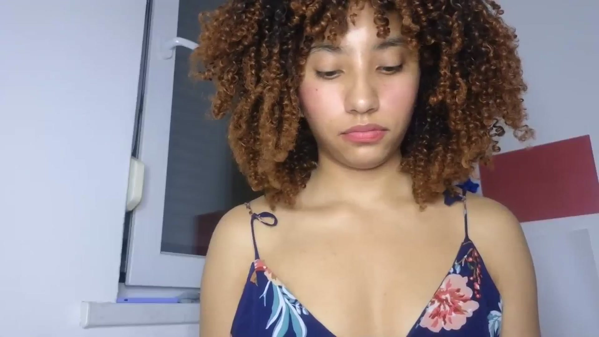 Gallery image thumbnail from Cofewithmilk's myfreecams stream on, 08/15/2023, 21:27 image 6 of 20
