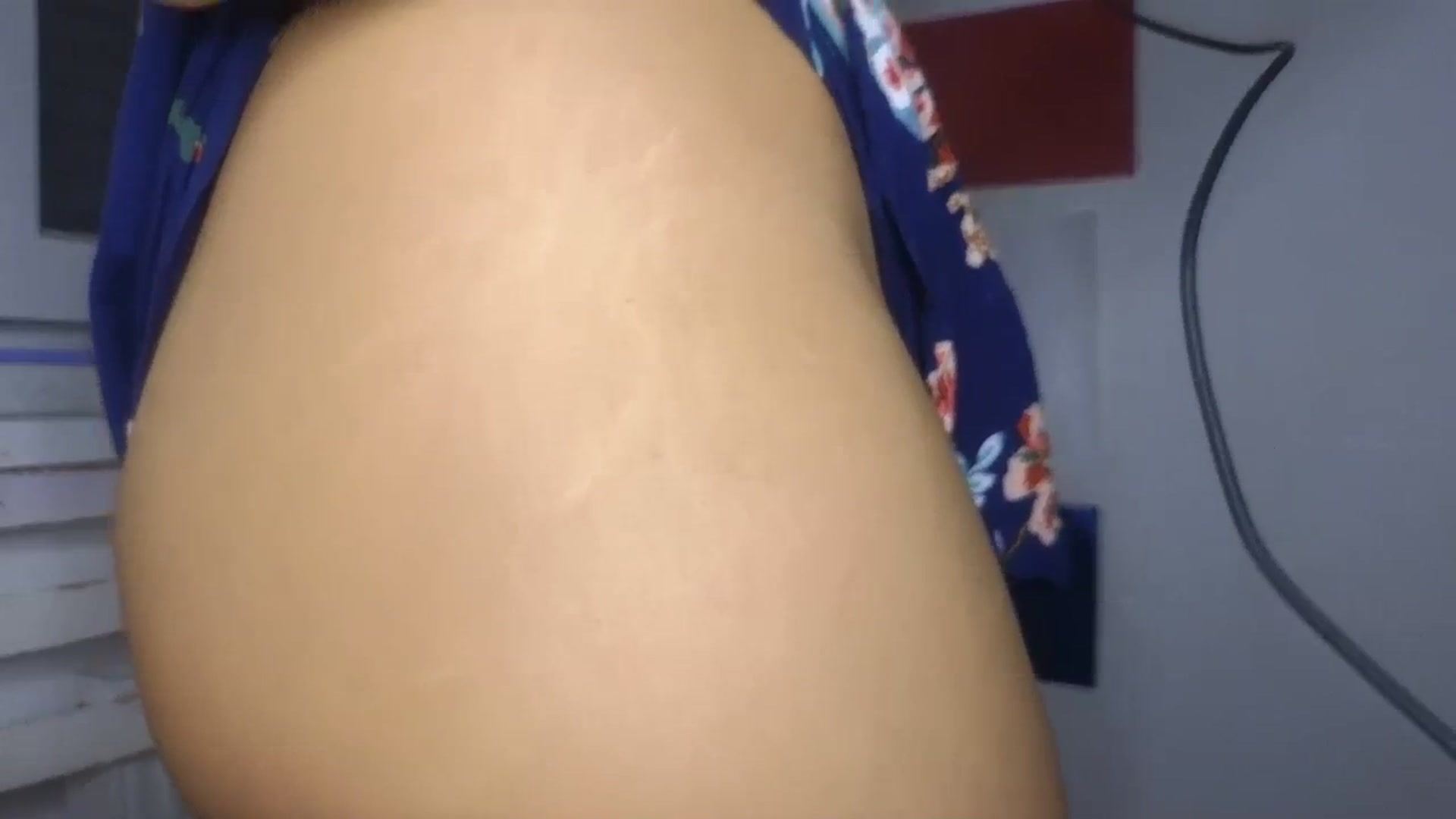 Gallery image thumbnail from Cofewithmilk's myfreecams stream on, 08/15/2023, 21:27 image 4 of 20