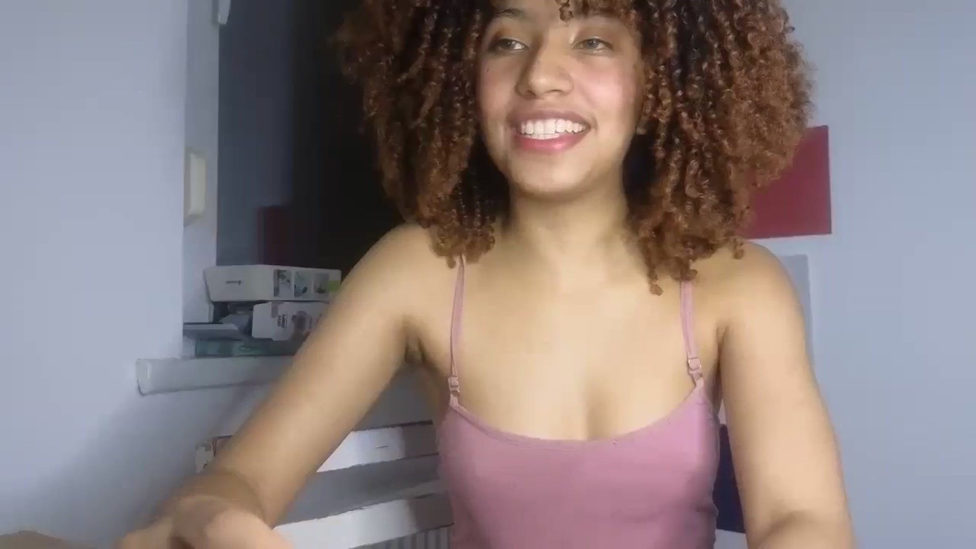 Gallery image thumbnail from Cofewithmilk's myfreecams stream on, 08/18/2023, 03:42 image 7 of 20