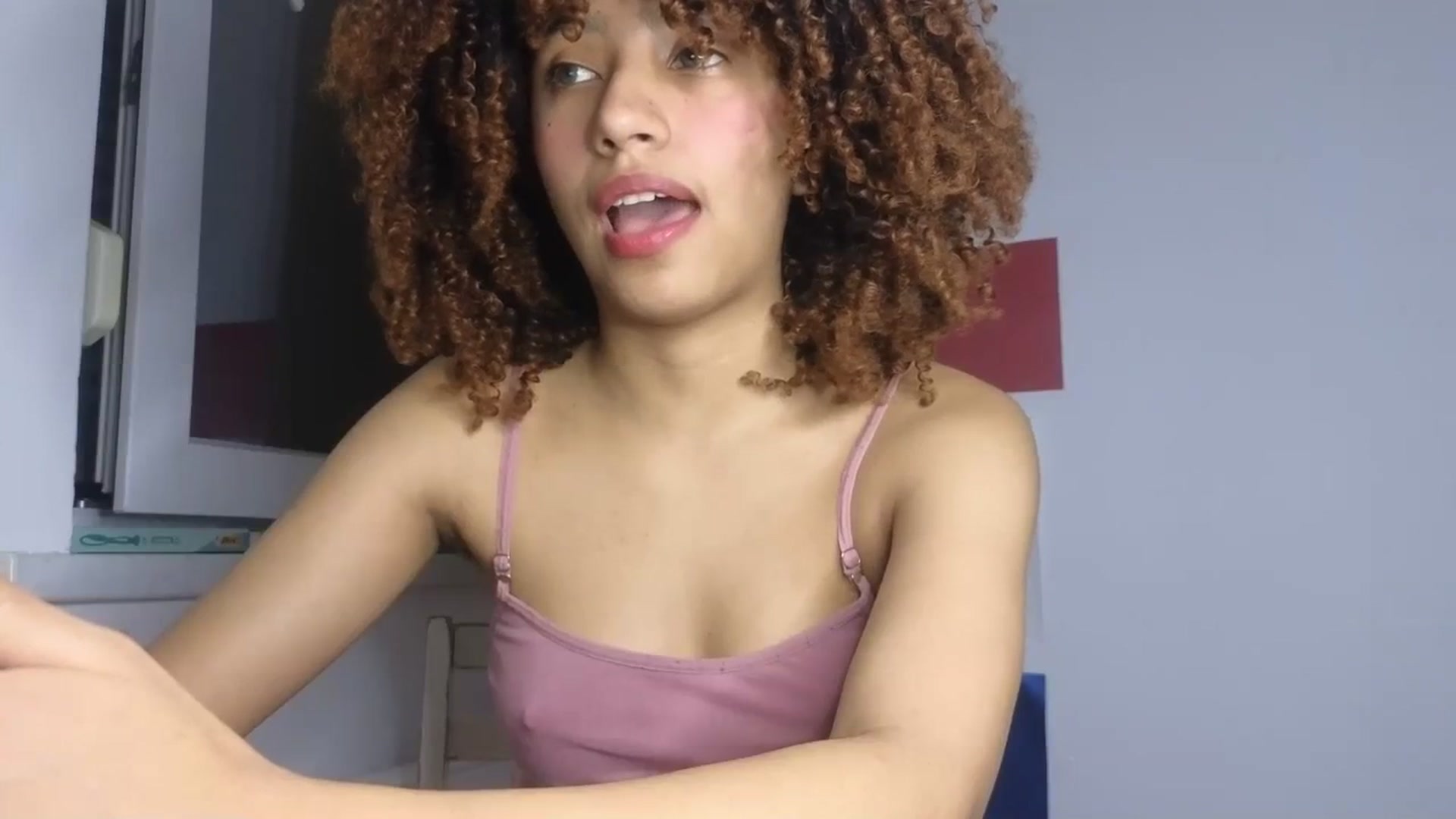 Gallery image thumbnail from Cofewithmilk's myfreecams stream on, 08/20/2023, 03:08 image 9 of 20