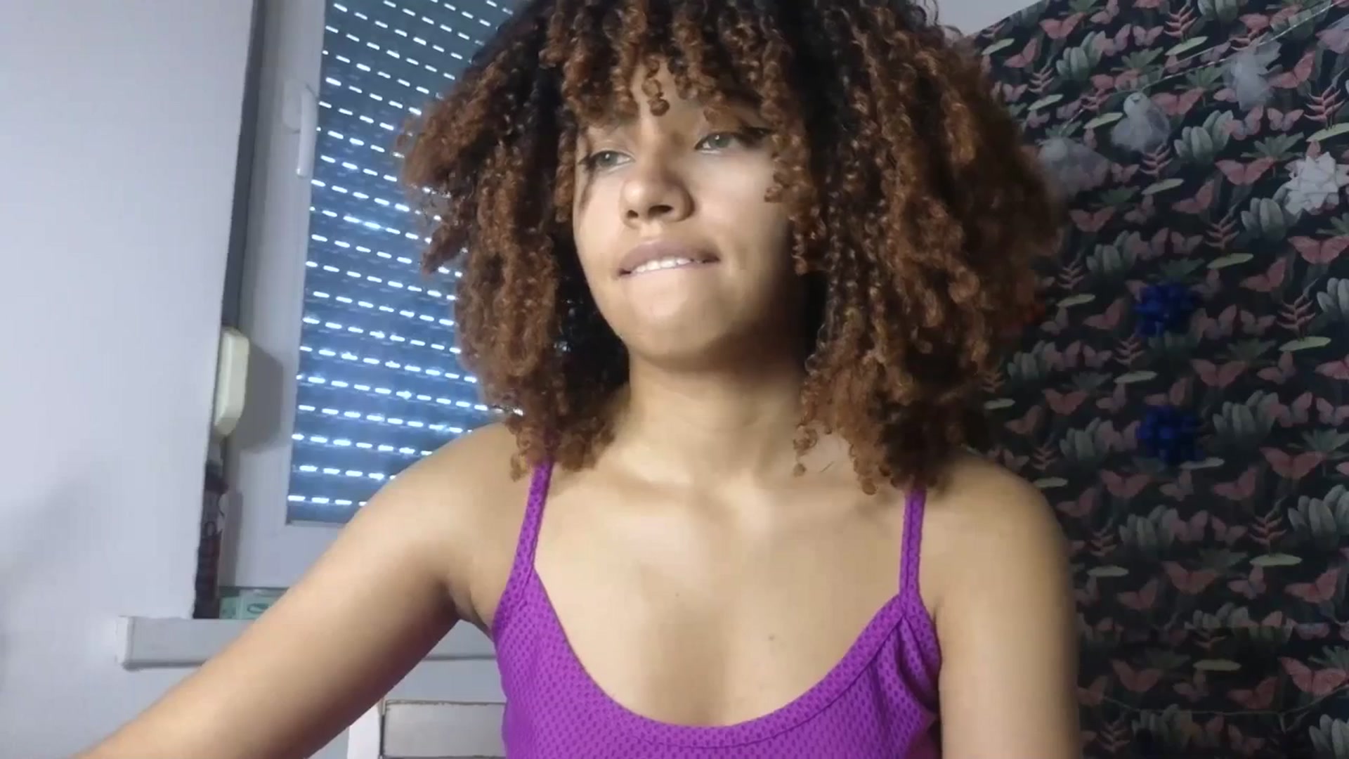 Gallery image thumbnail from Cofewithmilk's myfreecams stream on, 08/30/2023, 16:03 image 7 of 20
