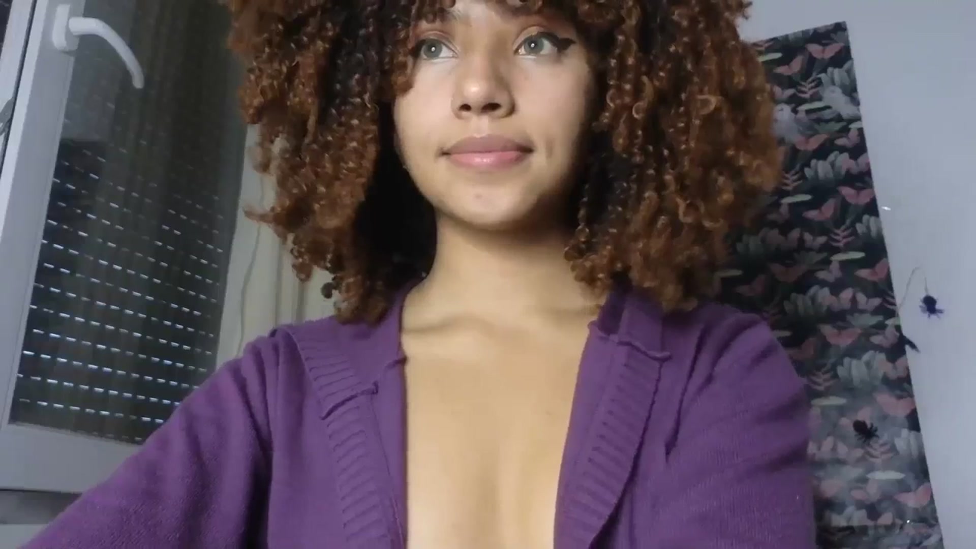Gallery image thumbnail from Cofewithmilk's myfreecams stream on, 08/31/2023, 17:41 image 10 of 20