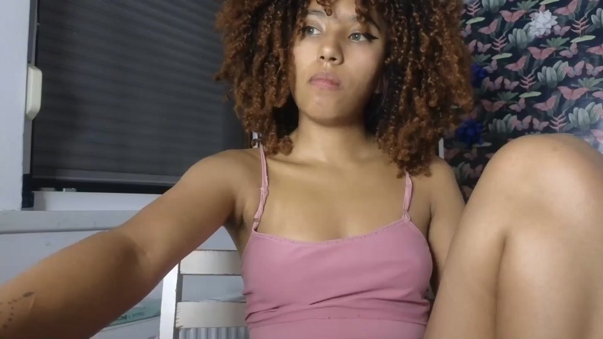Gallery image thumbnail from Cofewithmilk's myfreecams stream on, 09/19/2023, 09:03 image 6 of 20