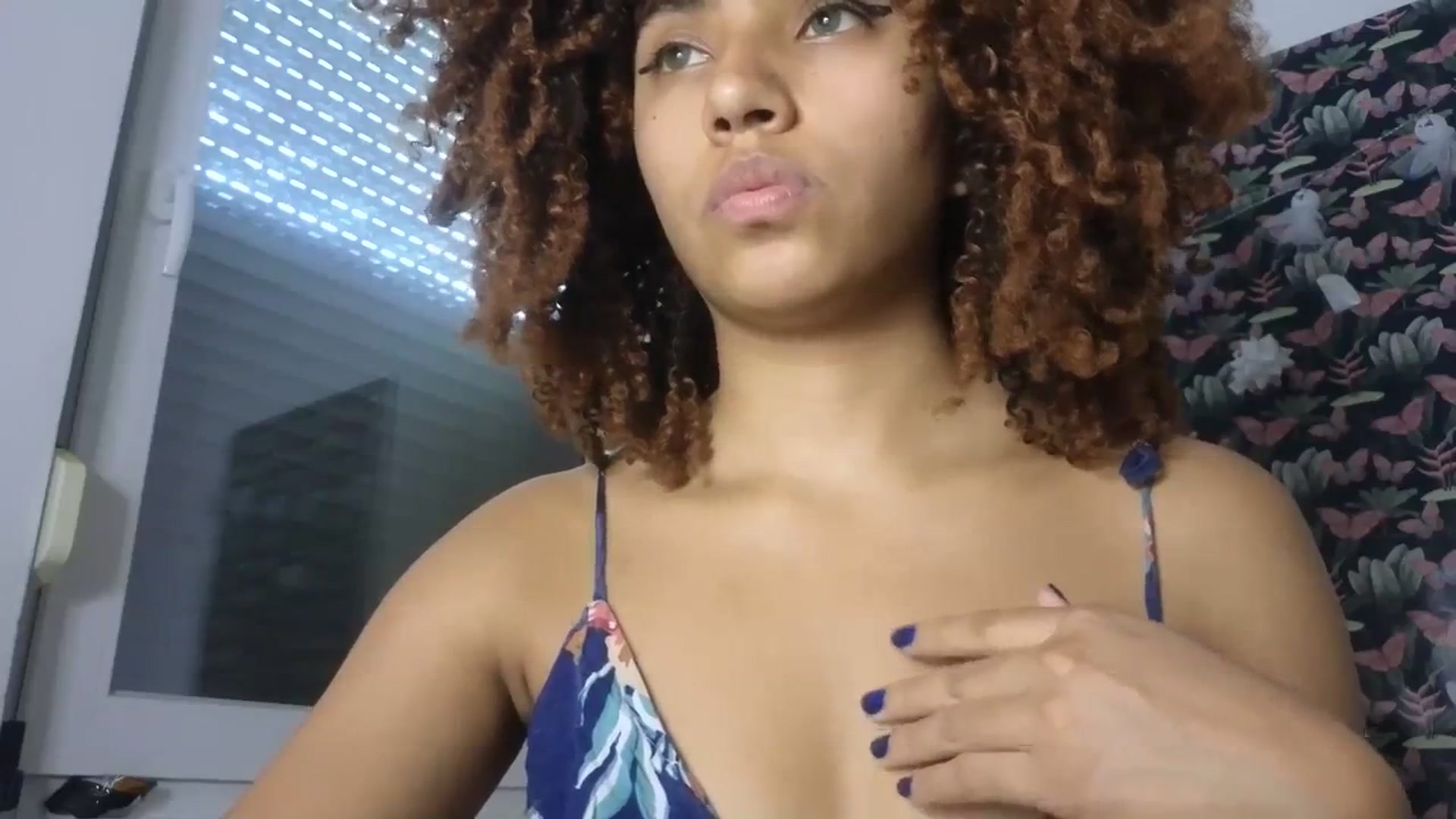 Gallery image thumbnail from Cofewithmilk's myfreecams stream on, 09/19/2023, 13:48 image 3 of 20