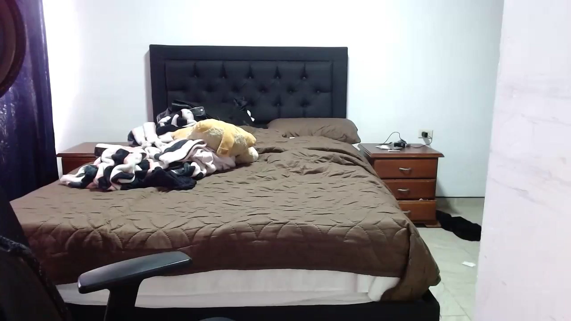 Gallery image thumbnail from Cofewithmilk's myfreecams stream on, 09/24/2023, 14:25 image 5 of 20