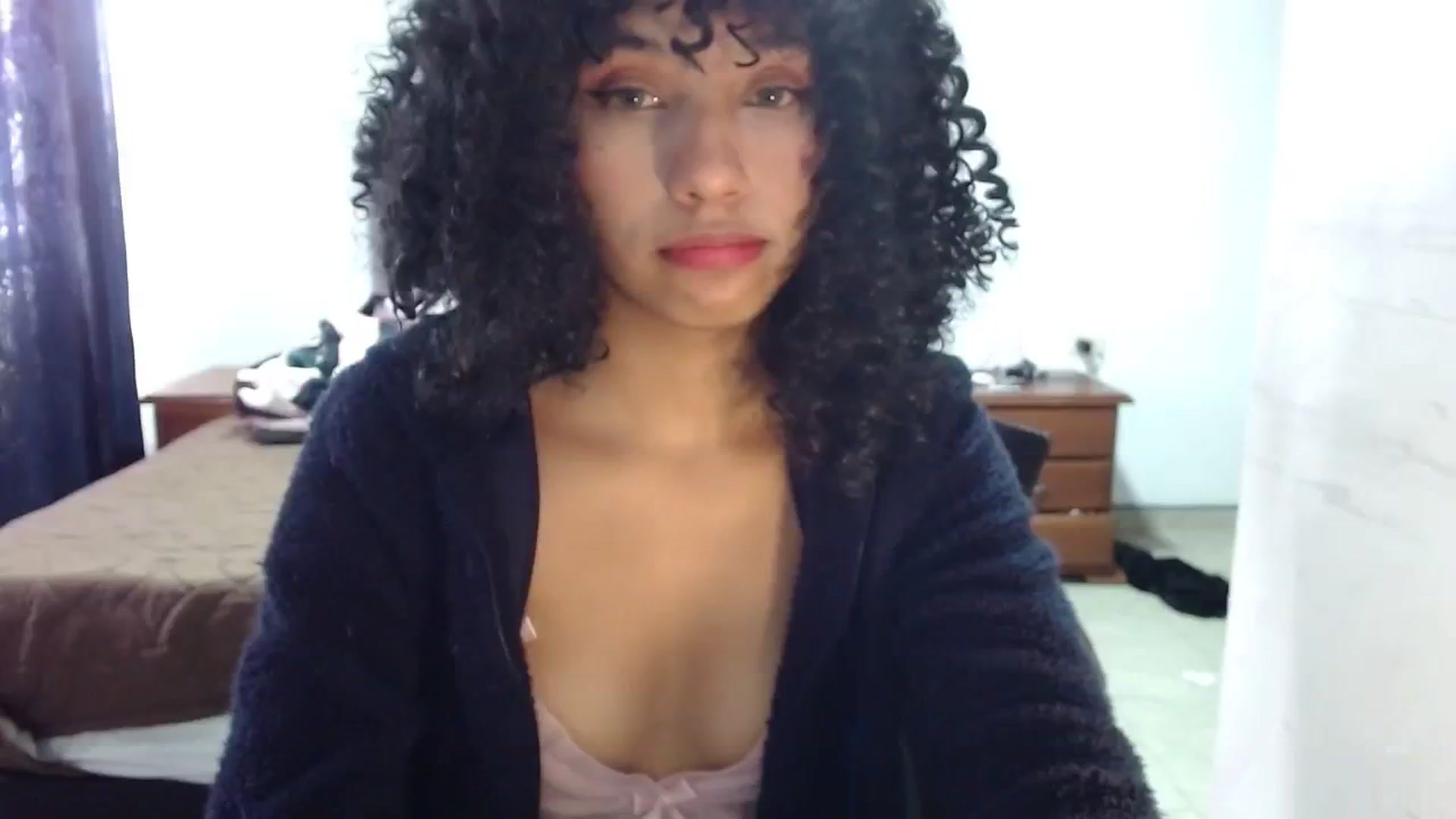 Gallery image thumbnail from Cofewithmilk's myfreecams stream on, 09/24/2023, 14:25 image 1 of 20