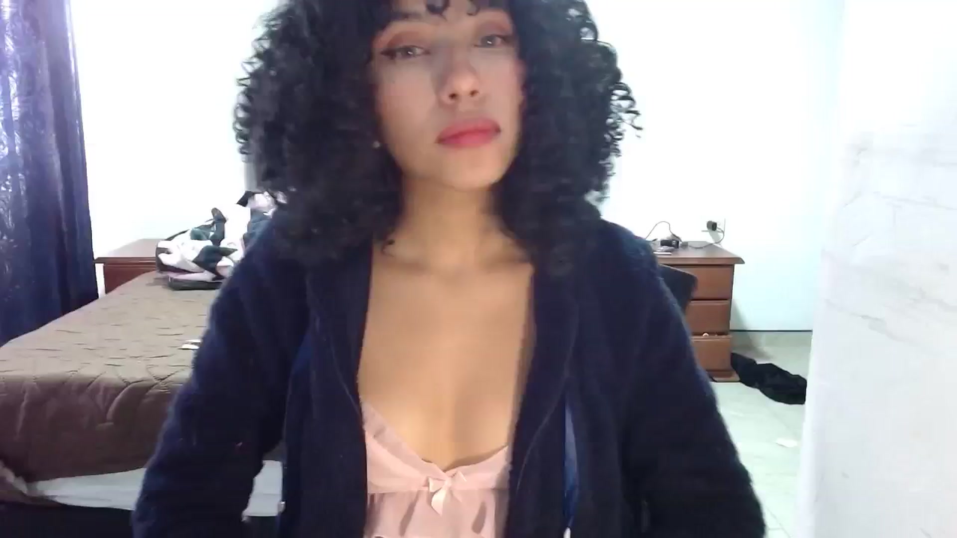 Gallery image thumbnail from Cofewithmilk's myfreecams stream on, 09/24/2023, 14:25 image 3 of 20