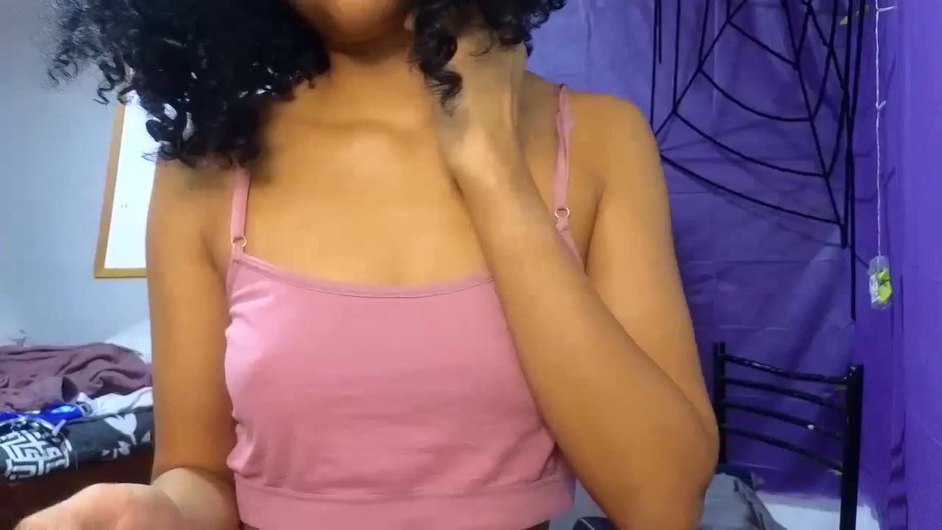Gallery image thumbnail from Cofewithmilk's myfreecams stream on, 10/20/2023, 16:06 image 4 of 20