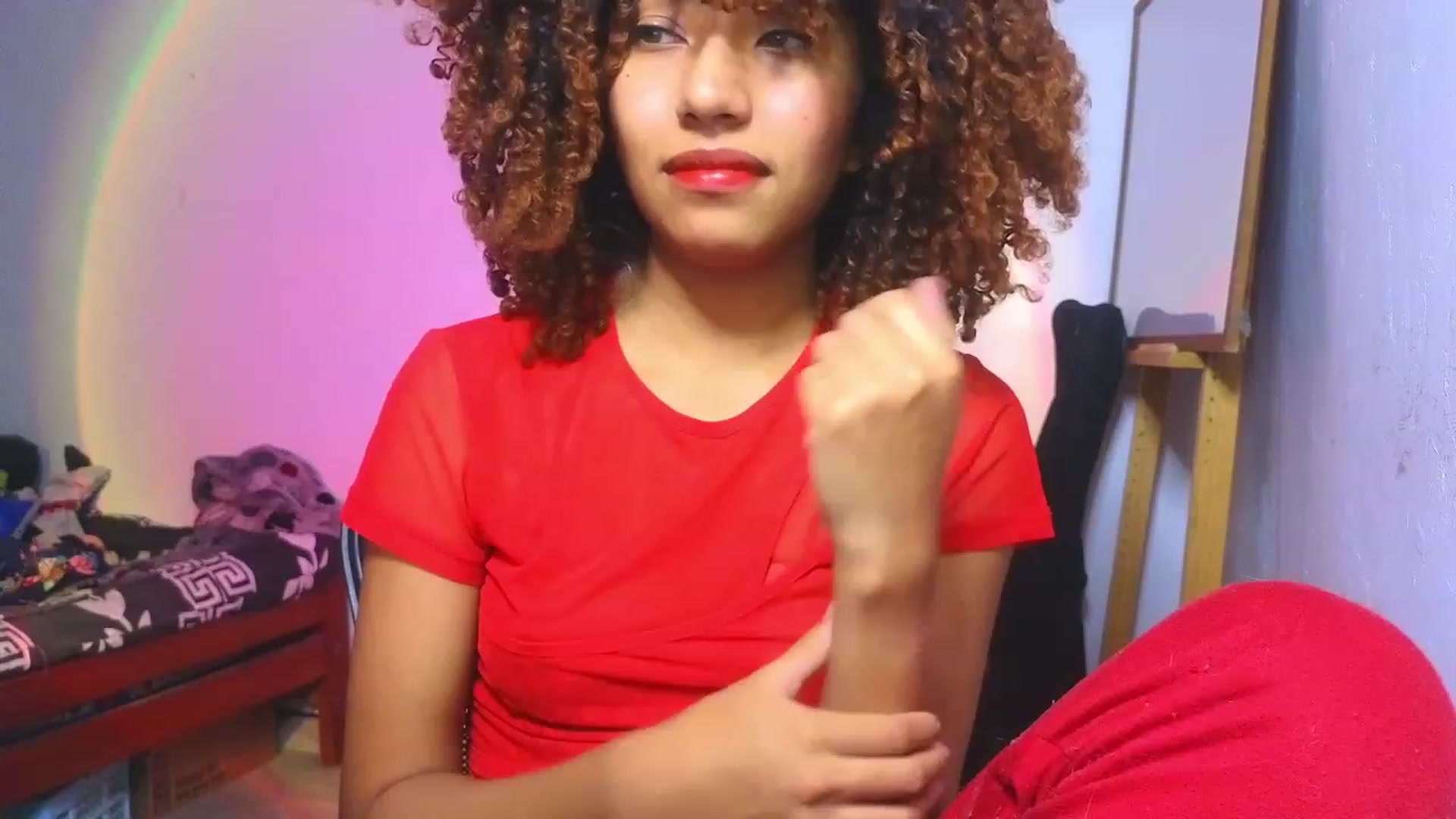 Gallery image thumbnail from Cofewithmilk's myfreecams stream on, 01/22/2024, 11:07 image 5 of 20