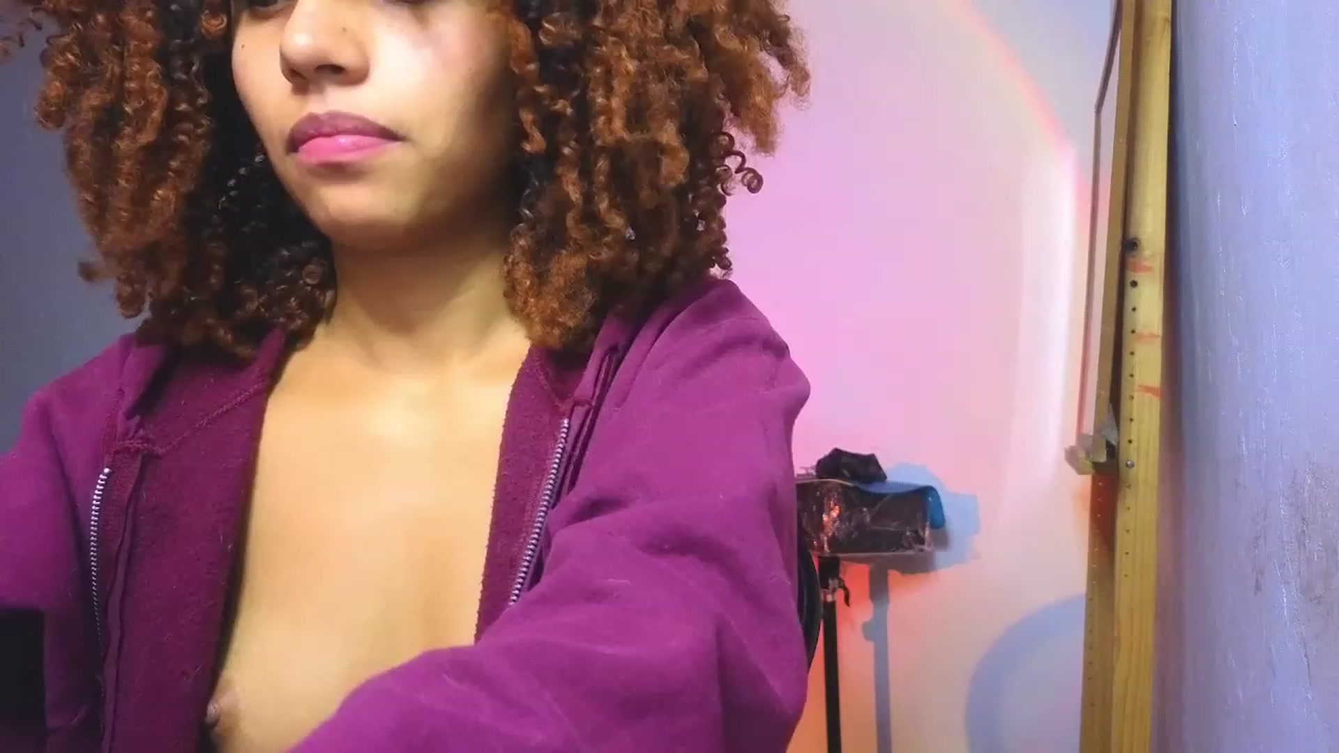 Gallery image thumbnail from Cofewithmilk's myfreecams stream on, 02/13/2024, 10:55 image 6 of 20