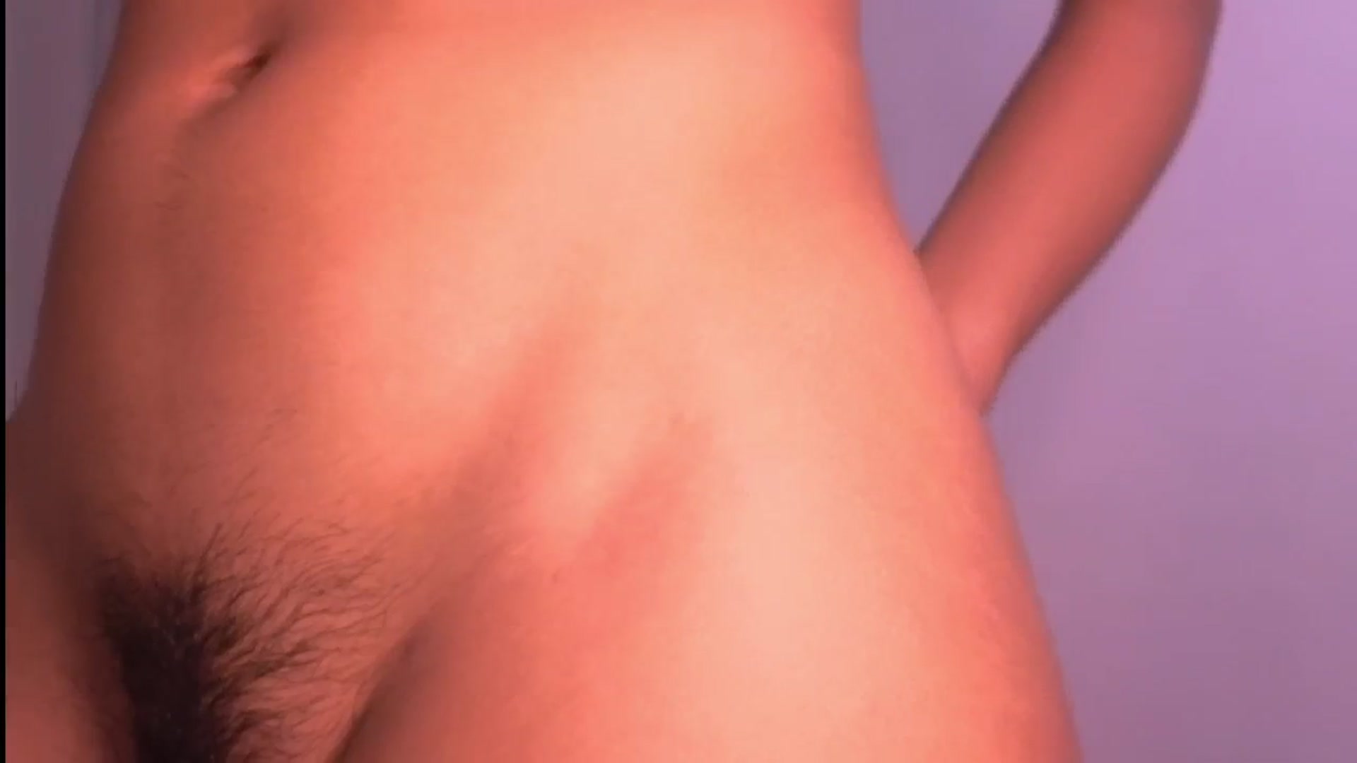 Gallery image thumbnail from Cofewithmilk's myfreecams stream on, 07/21/2024, 24:43 image 15 of 20