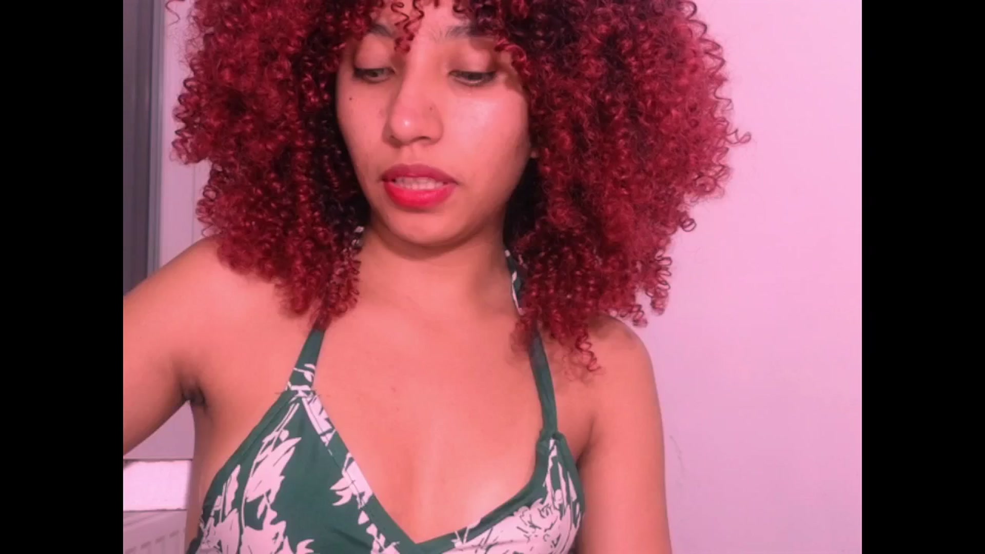 Gallery image thumbnail from Cofewithmilk's myfreecams stream on, 08/21/2024, 02:34 image 6 of 20