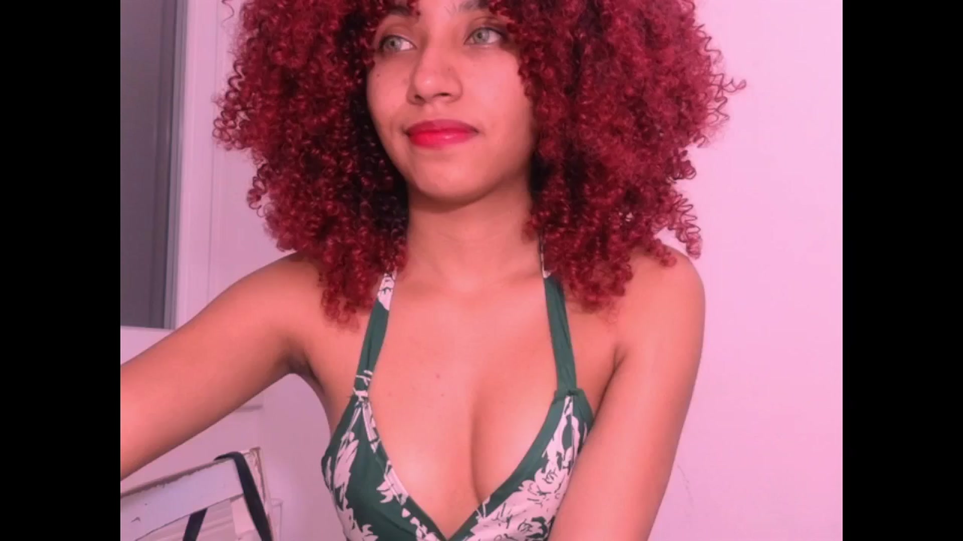 Gallery image thumbnail from Cofewithmilk's myfreecams stream on, 08/21/2024, 02:34 image 17 of 20