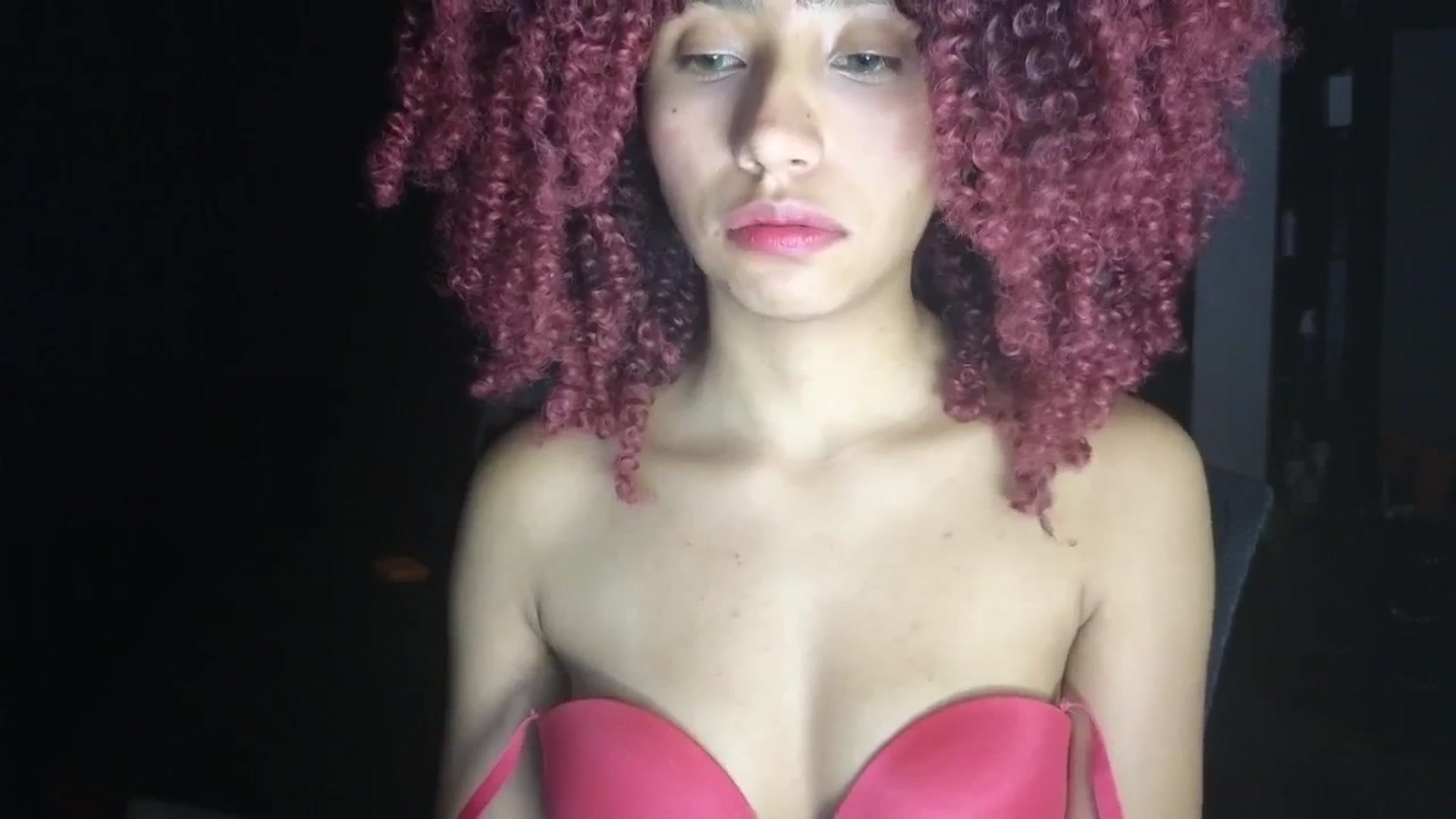 Gallery image thumbnail from Cofewithmilk's myfreecams stream on, 06/26/2025, 07:09 image 10 of 20