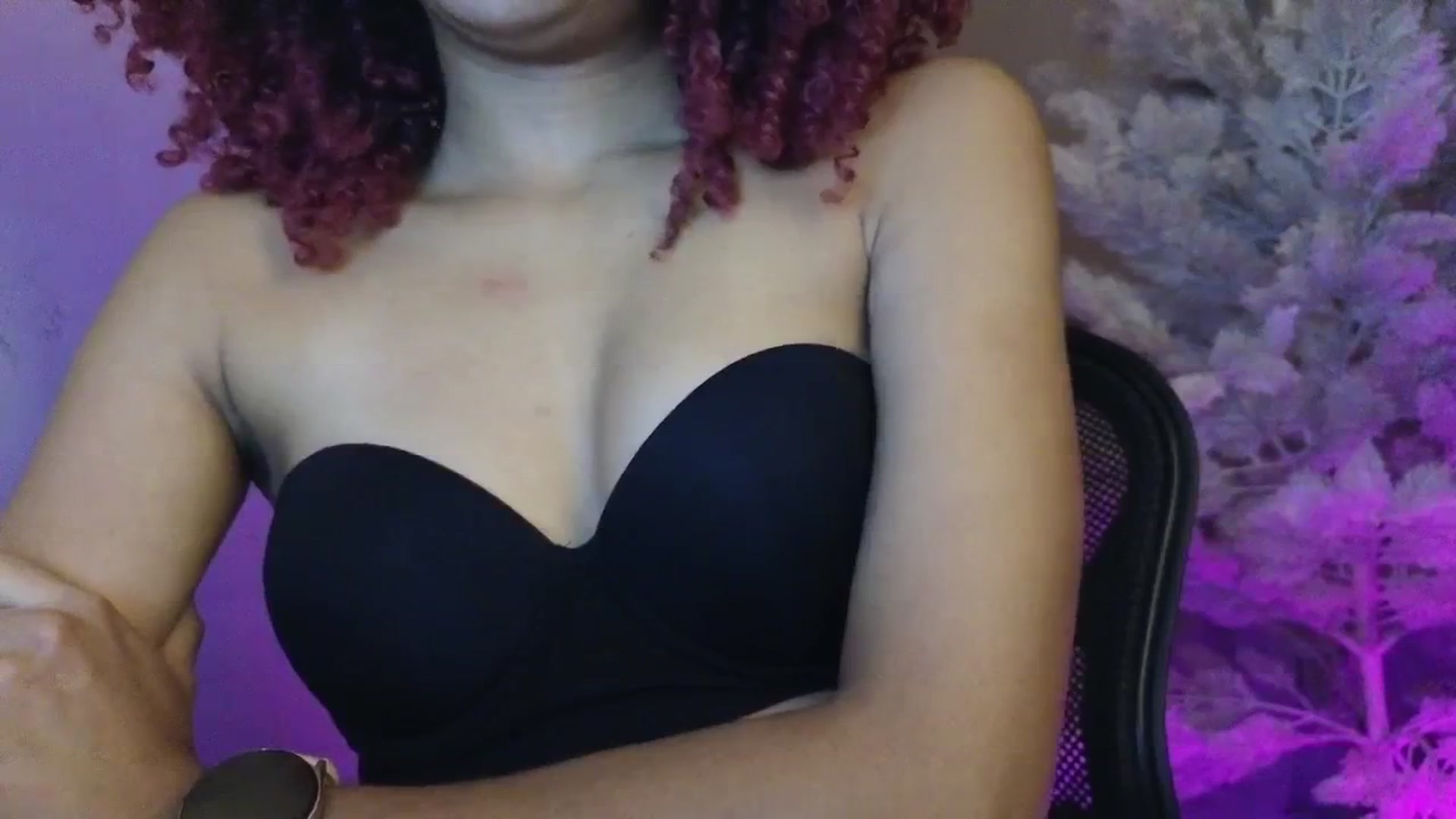 Gallery image thumbnail from Cofewithmilk's myfreecams stream on, 12/07/2025, 06:45 image 16 of 20