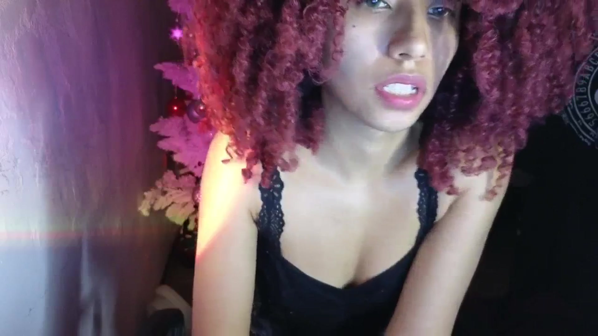 Gallery image thumbnail from Cofewithmilk's myfreecams stream on, 12/18/2025, 07:05 image 4 of 20