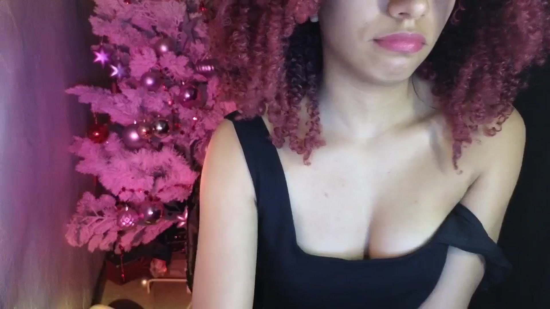 Gallery image thumbnail from Cofewithmilk's myfreecams stream on, 12/24/2025, 07:20 image 2 of 20