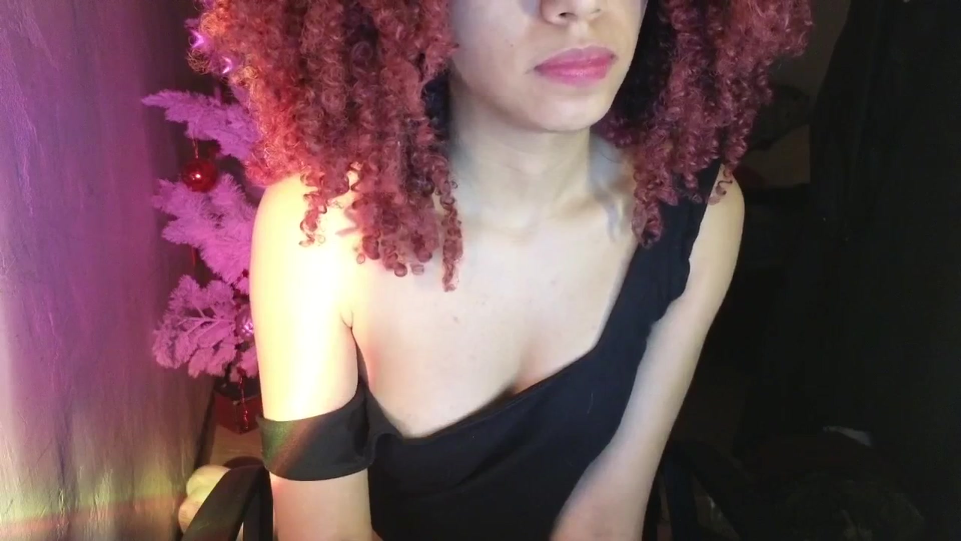 Gallery image thumbnail from Cofewithmilk's myfreecams stream on, 12/24/2025, 07:20 image 15 of 20