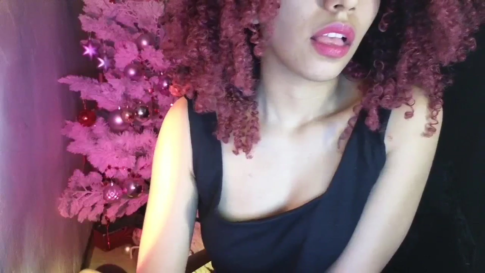 Gallery image thumbnail from Cofewithmilk's myfreecams stream on, 12/24/2025, 07:20 image 3 of 20