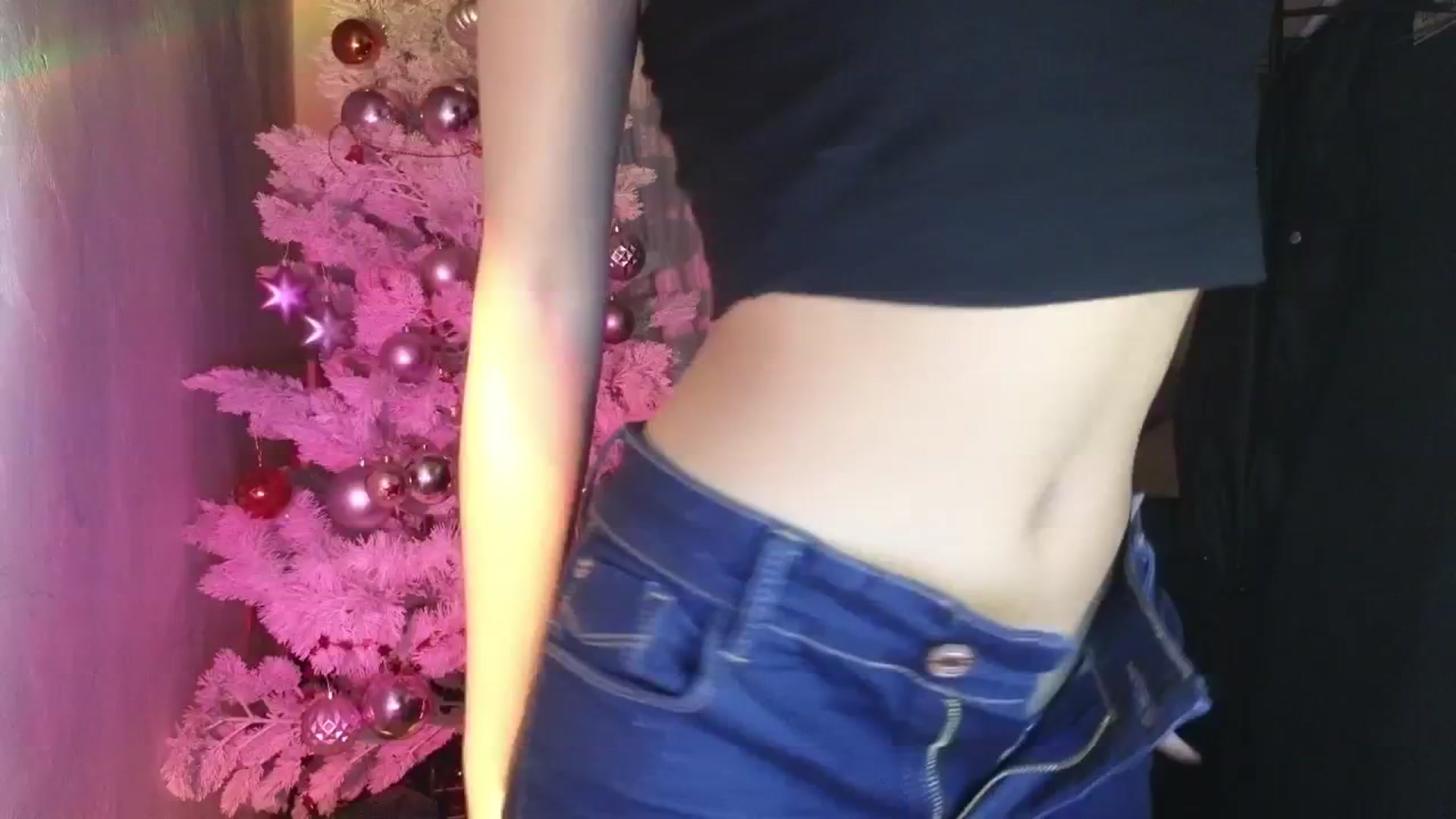 Gallery image thumbnail from Cofewithmilk's myfreecams stream on, 12/24/2025, 07:20 image 1 of 20