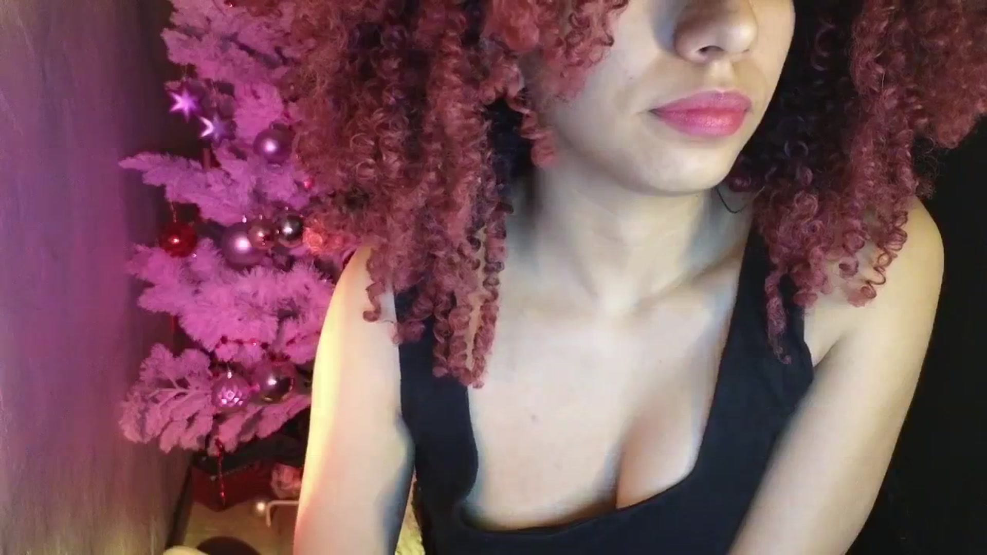 Gallery image thumbnail from Cofewithmilk's myfreecams stream on, 12/24/2025, 07:20 image 5 of 20