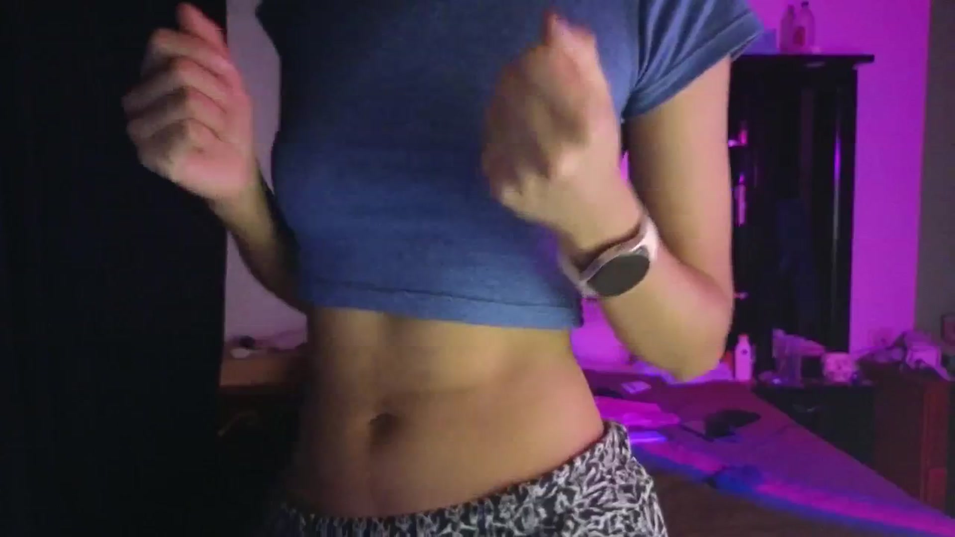 Gallery image thumbnail from Cofewithmilk's myfreecams stream on, 04/15/2026, 07:28 image 19 of 20