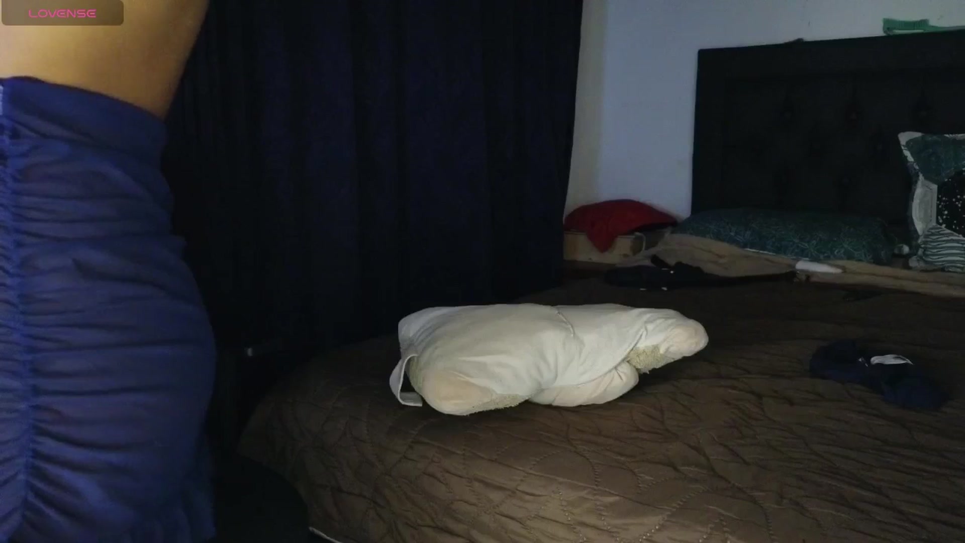 Gallery image thumbnail from Cofewithmilk's myfreecams stream on, 04/20/2026, 07:03 image 9 of 20