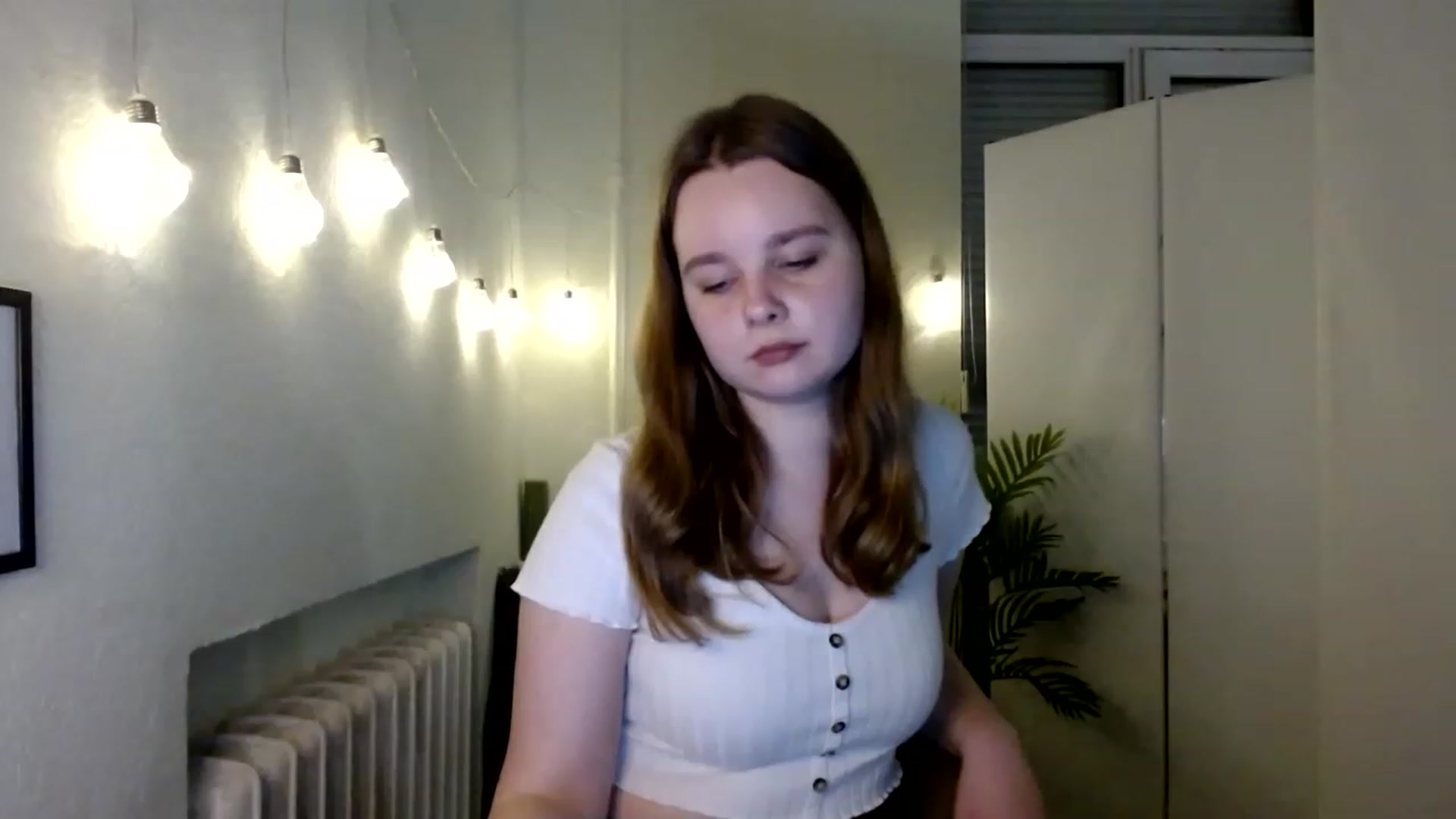 Gallery image thumbnail from Cold_Moon's myfreecams stream on, 11/25/2022, 12:34 image 19 of 20