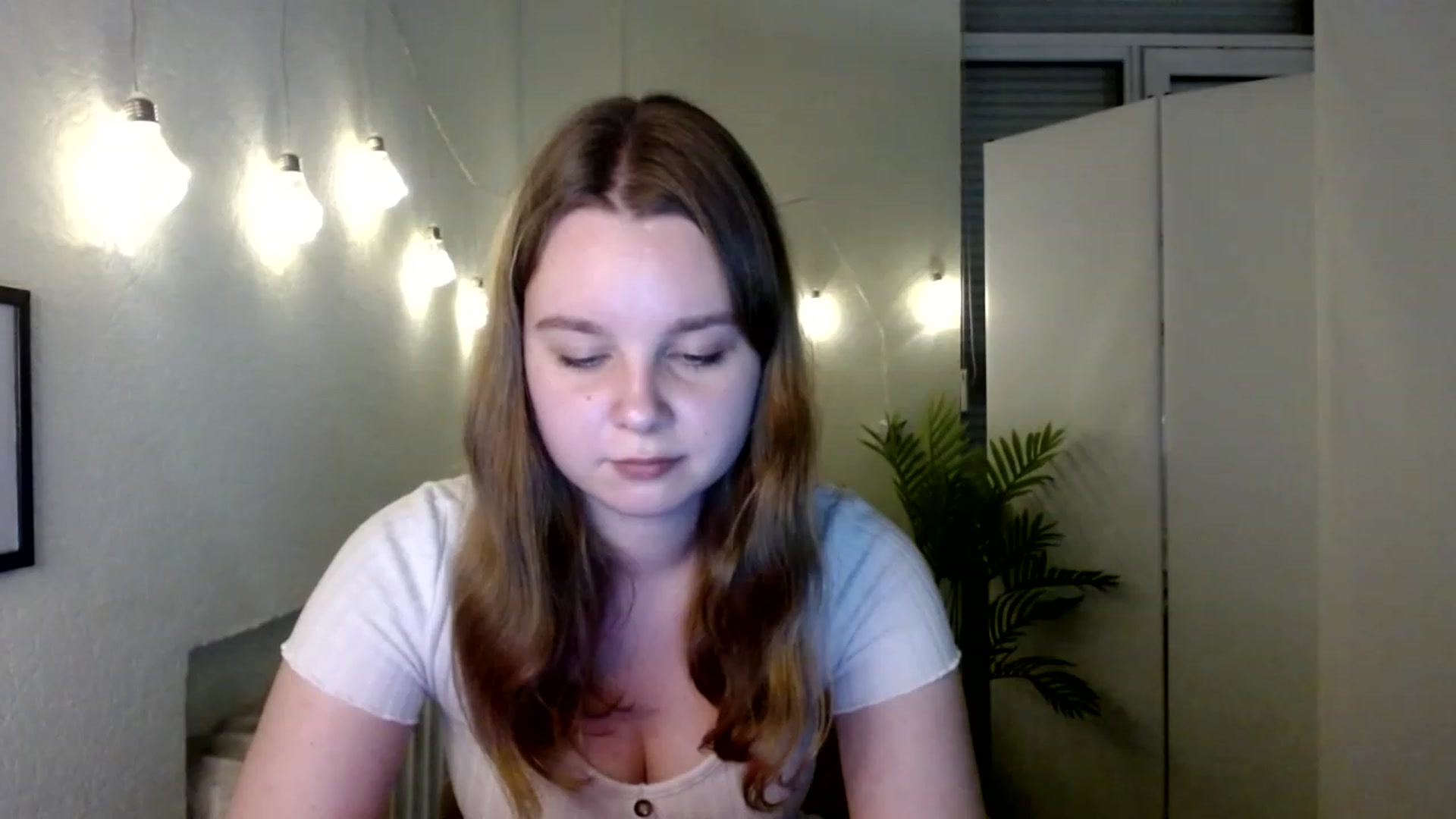 Gallery image thumbnail from Cold_Moon's myfreecams stream on, 11/25/2022, 12:55 image 10 of 20