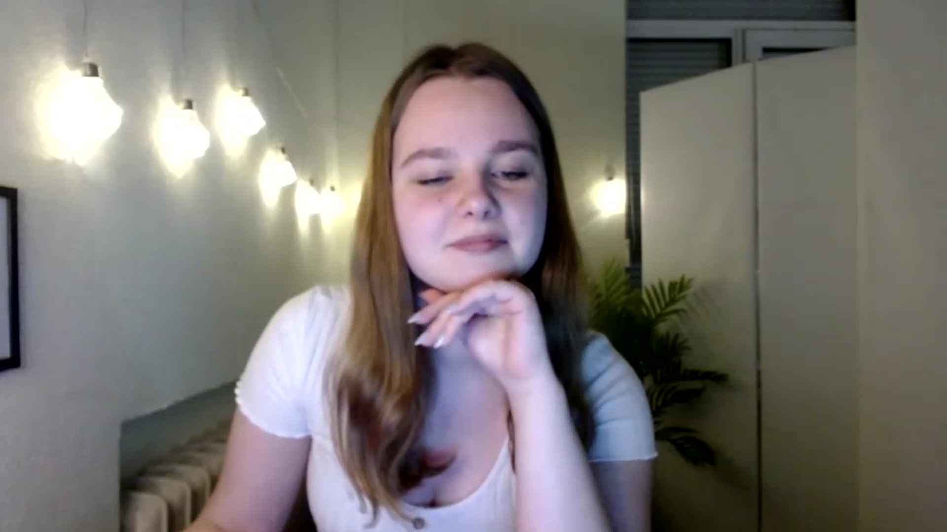 Gallery image thumbnail from Cold_Moon's myfreecams stream on, 11/25/2022, 14:00 image 11 of 20