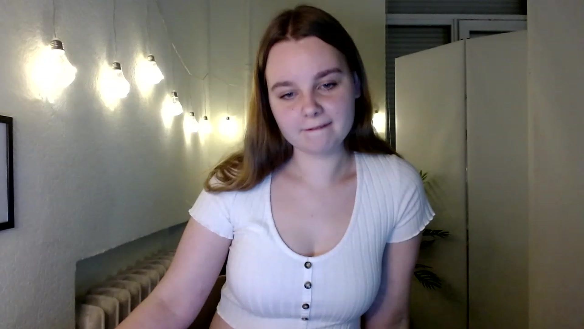 Gallery image thumbnail from Cold_Moon's myfreecams stream on, 11/25/2022, 14:00 image 12 of 20