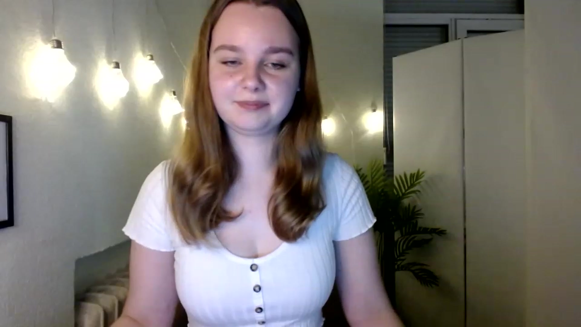 Gallery image thumbnail from Cold_Moon's myfreecams stream on, 11/25/2022, 14:00 image 9 of 20