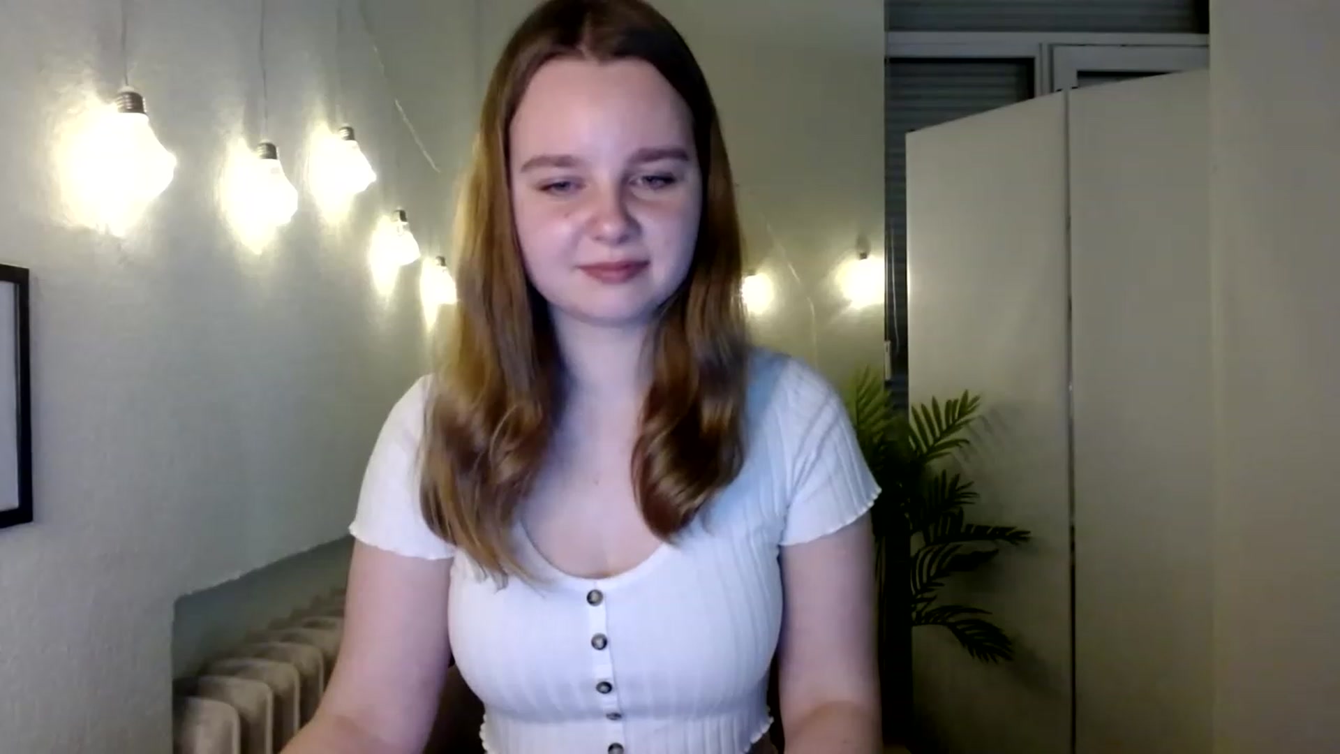 Gallery image thumbnail from Cold_Moon's myfreecams stream on, 11/25/2022, 14:00 image 7 of 20