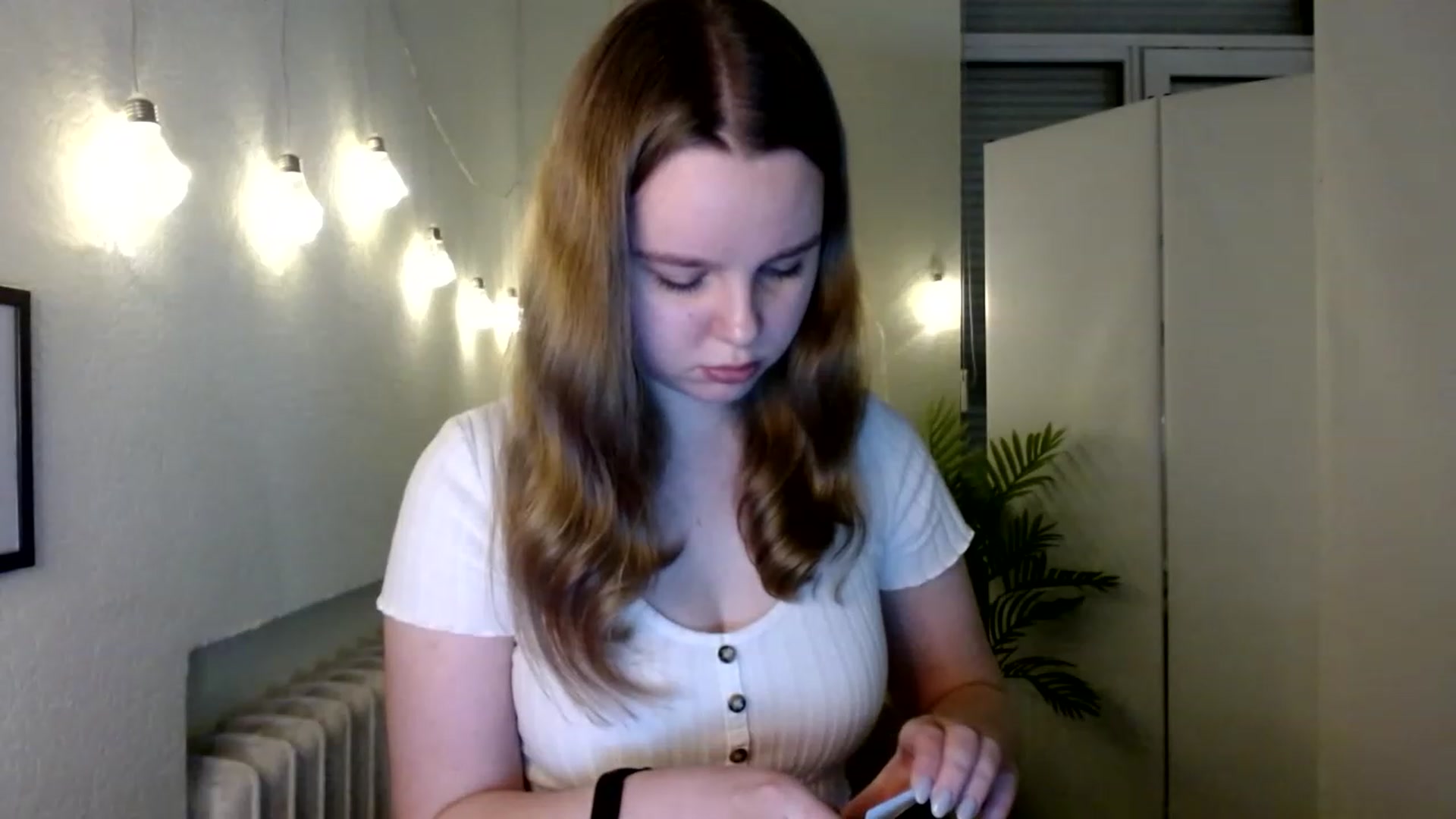 Gallery image thumbnail from Cold_Moon's myfreecams stream on, 11/25/2022, 14:00 image 10 of 20