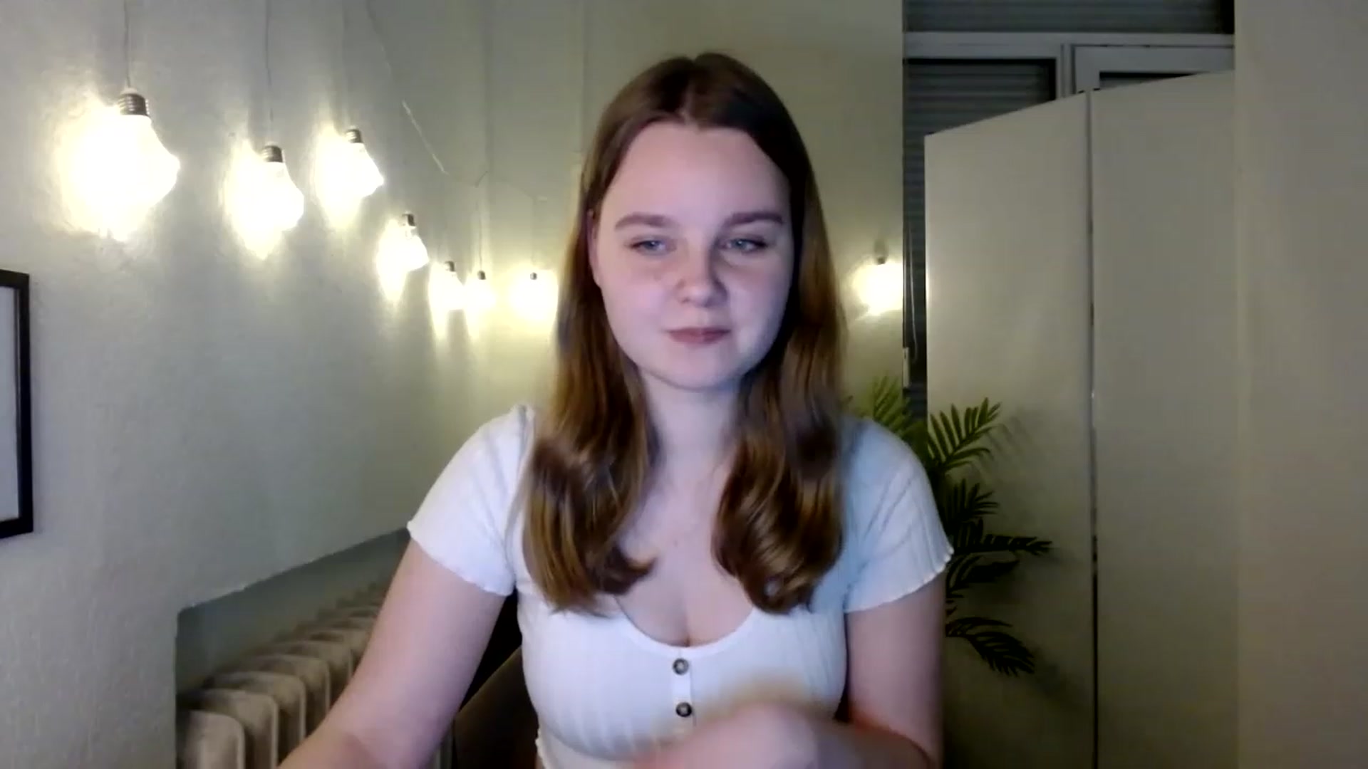 Gallery image thumbnail from Cold_Moon's myfreecams stream on, 11/25/2022, 14:00 image 19 of 20