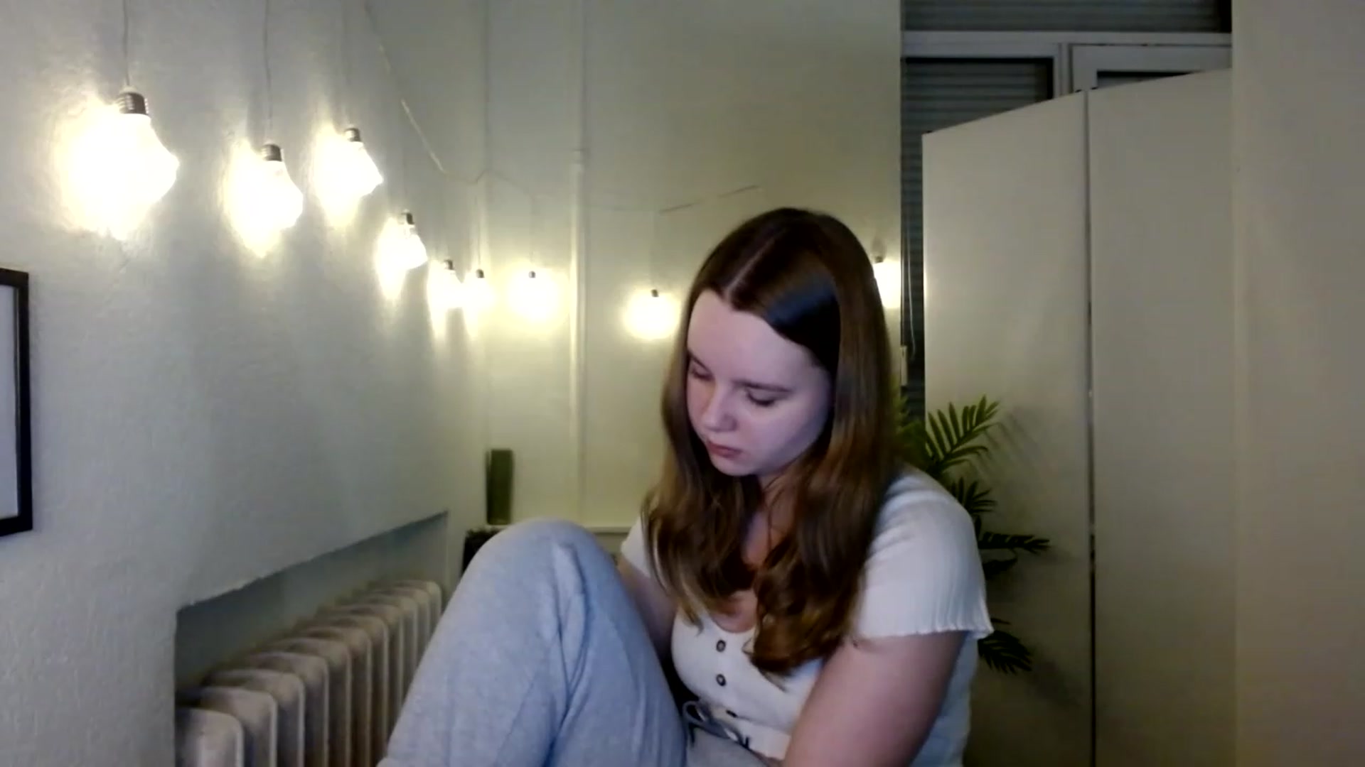 Gallery image thumbnail from Cold_Moon's myfreecams stream on, 11/25/2022, 14:00 image 15 of 20