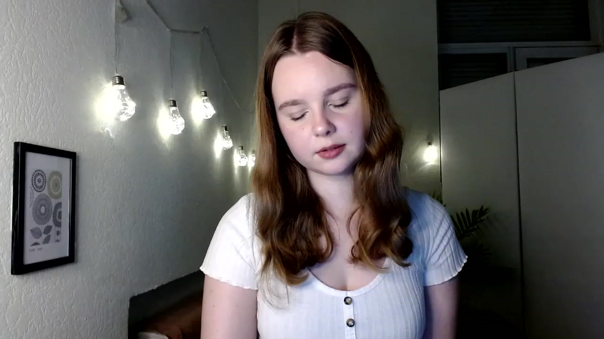 Gallery image thumbnail from Cold_Moon's myfreecams stream on, 11/27/2022, 16:00 image 17 of 20