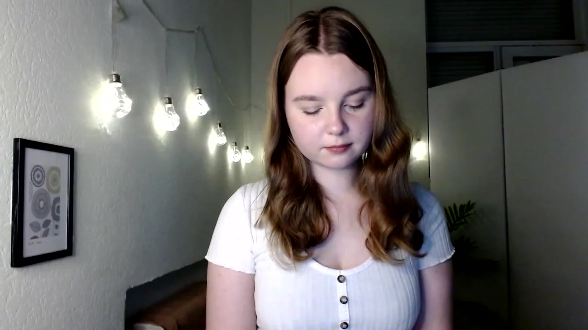 Gallery image thumbnail from Cold_Moon's myfreecams stream on, 11/27/2022, 16:00 image 18 of 20