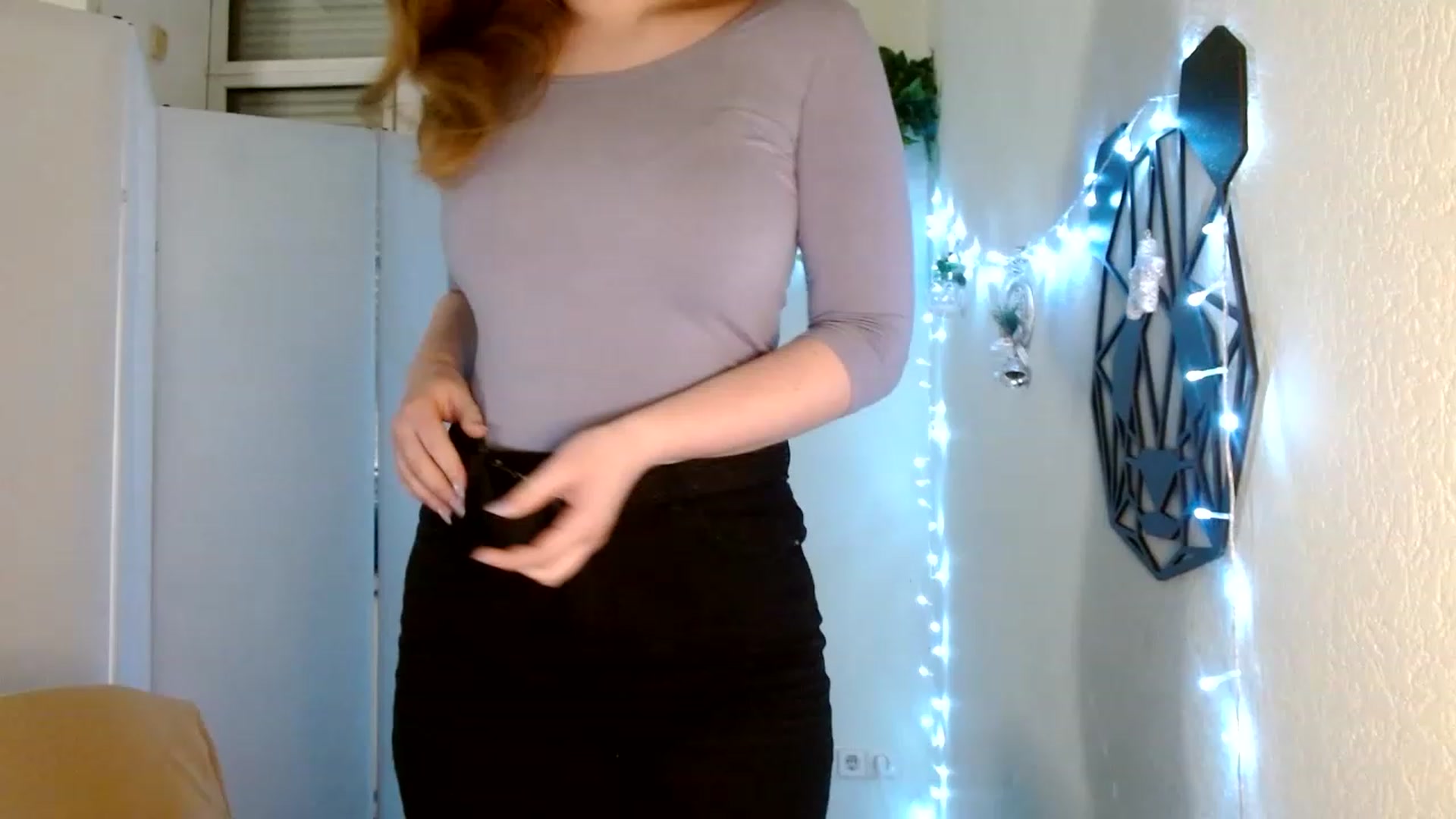 Gallery image thumbnail from Cold_Moon's myfreecams stream on, 12/25/2022, 16:34 image 19 of 20