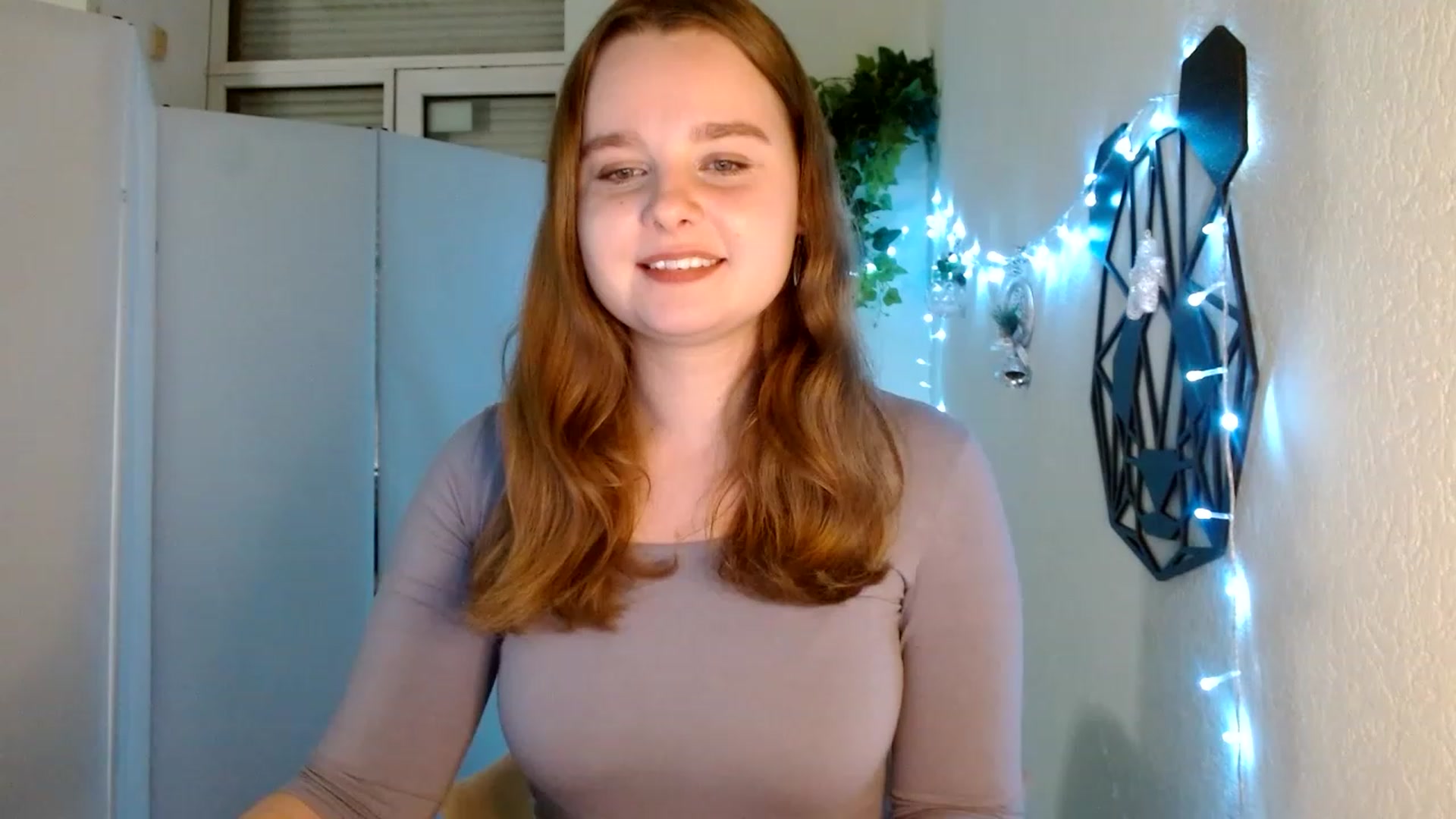 Gallery image thumbnail from Cold_Moon's myfreecams stream on, 12/25/2022, 16:34 image 16 of 20